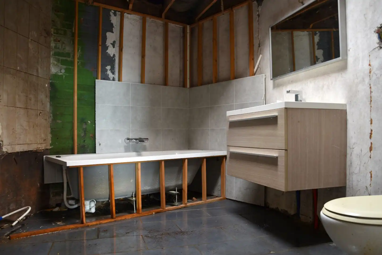 Te renoveren eigendom met héél veel potentieel in Bellegem-centrum foto 6