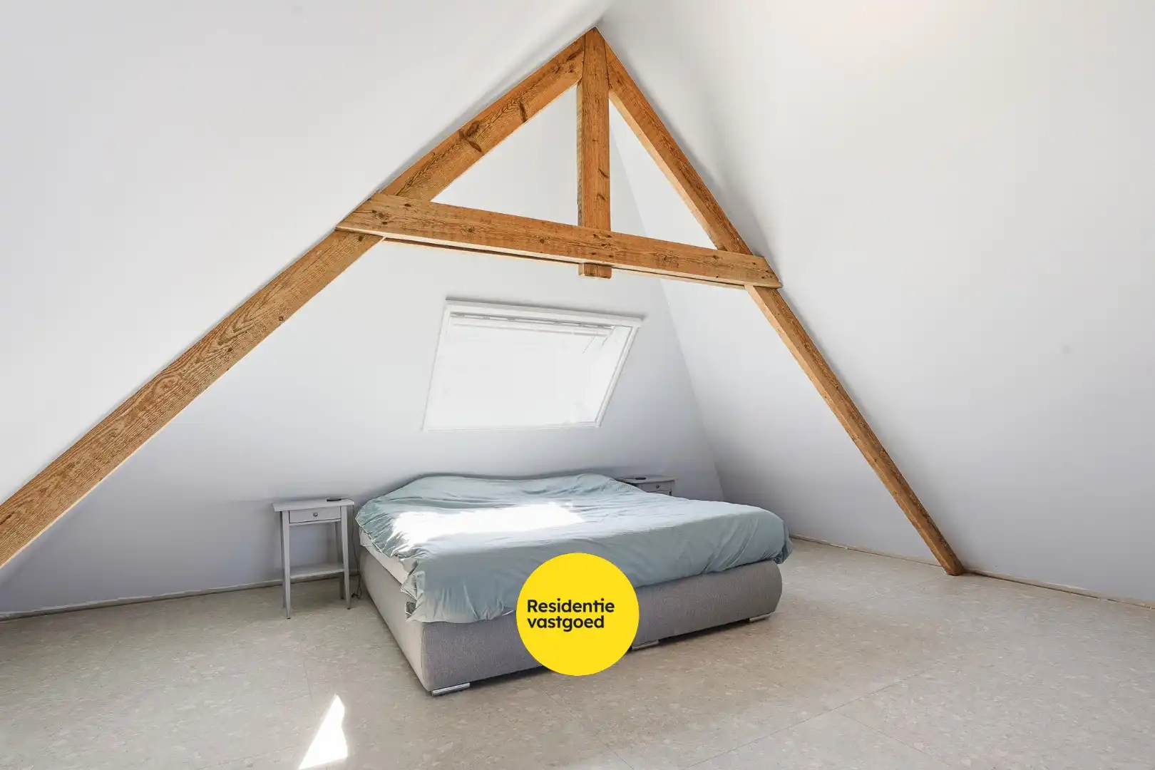 Volledig gerenoveerde alleenstaande woning op toplocatie in Zedelgem foto 21