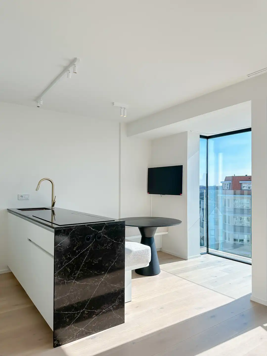 Tijdloos appartement met TOPAFWERKING op het DRIEHOEKSPLEIN foto 14