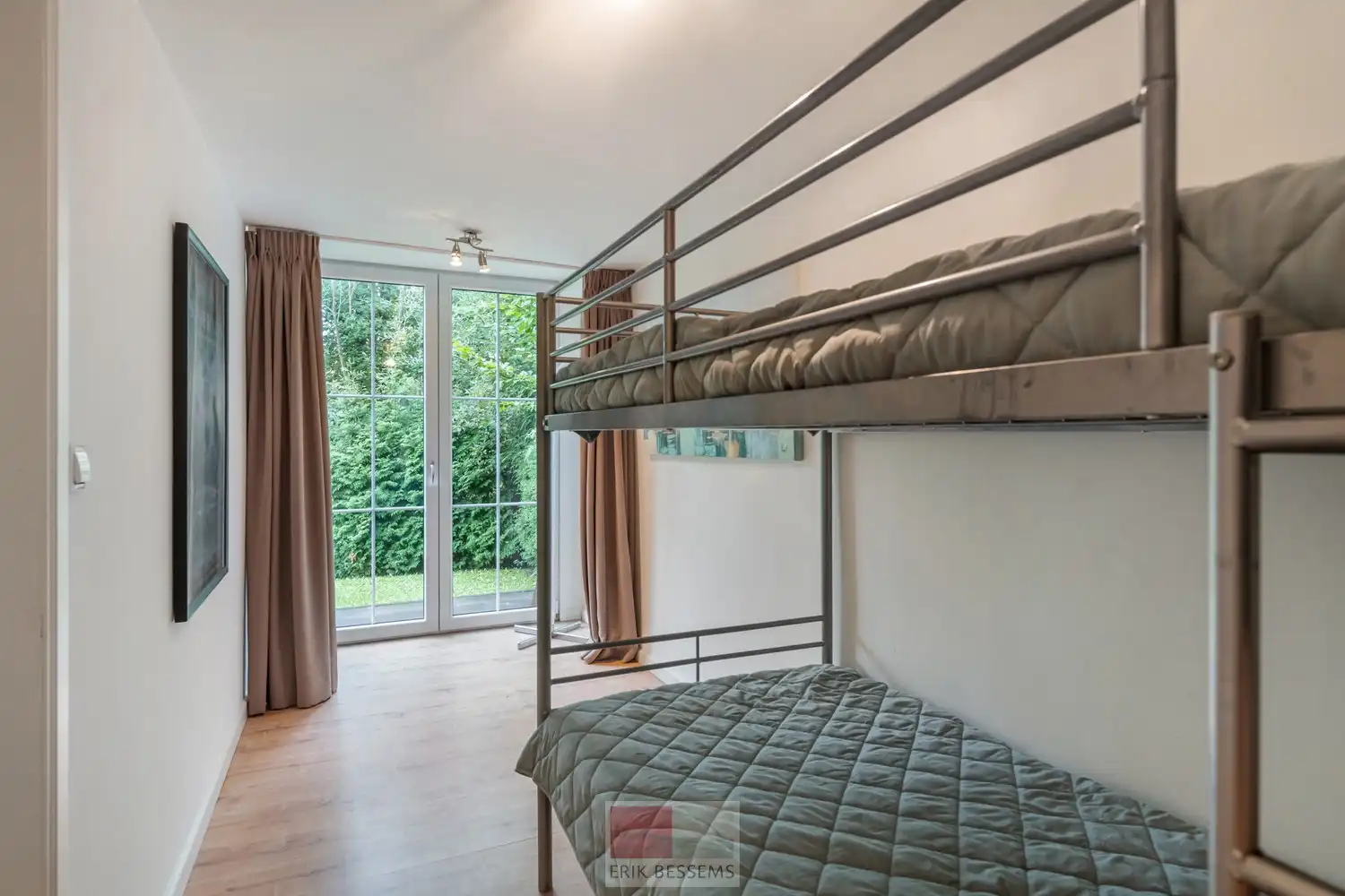 Leuke, energiezuinige met EPC label D (zeldzaam op dit park!) en instapklare vakantiebungalow met twee slaapkamers en een bewoonbare oppervlakte van ca. 68 m². foto 8