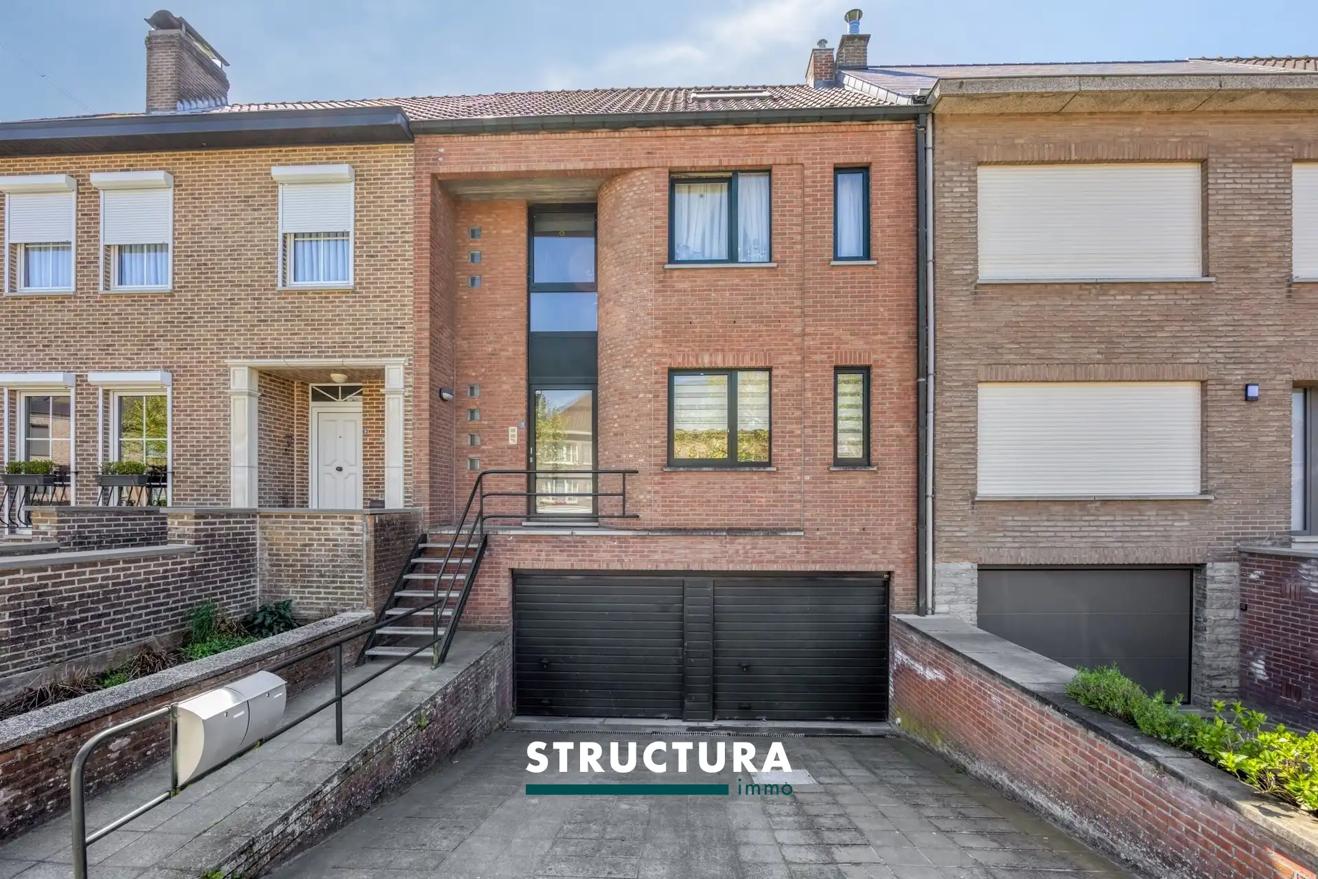 Interessante investering met 2 verhuurde appartementen foto {{pictureIndex}}