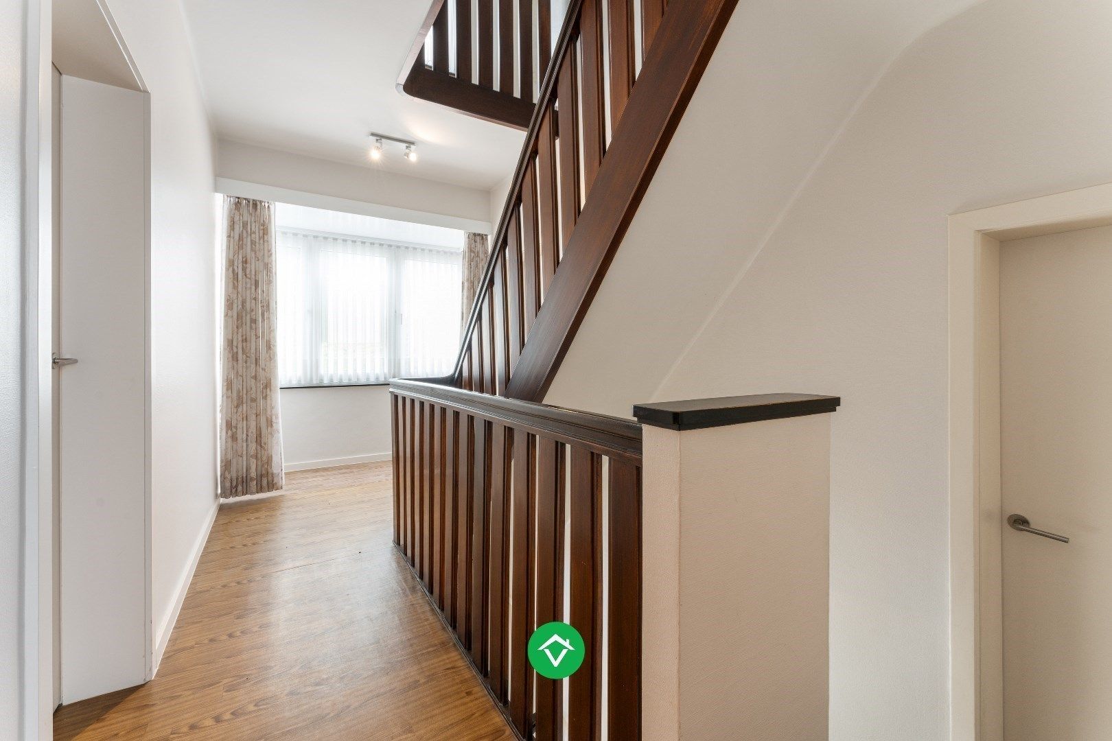 Ruime woning met 7 slaapkamers en loods (320m²) in centrum Roeselare foto 18