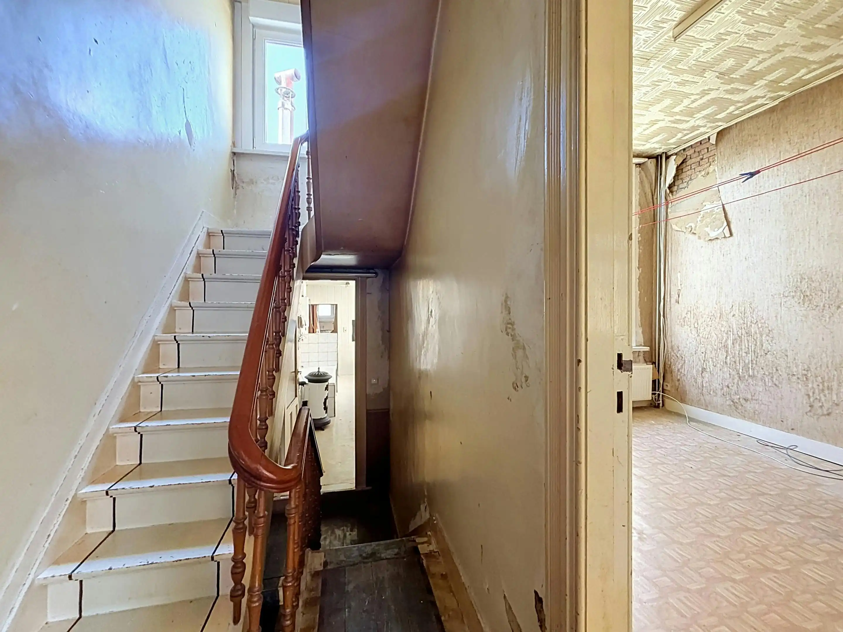 Te renoveren woning met 5 slaapkamers vlakbij Rivierenhof  foto 12