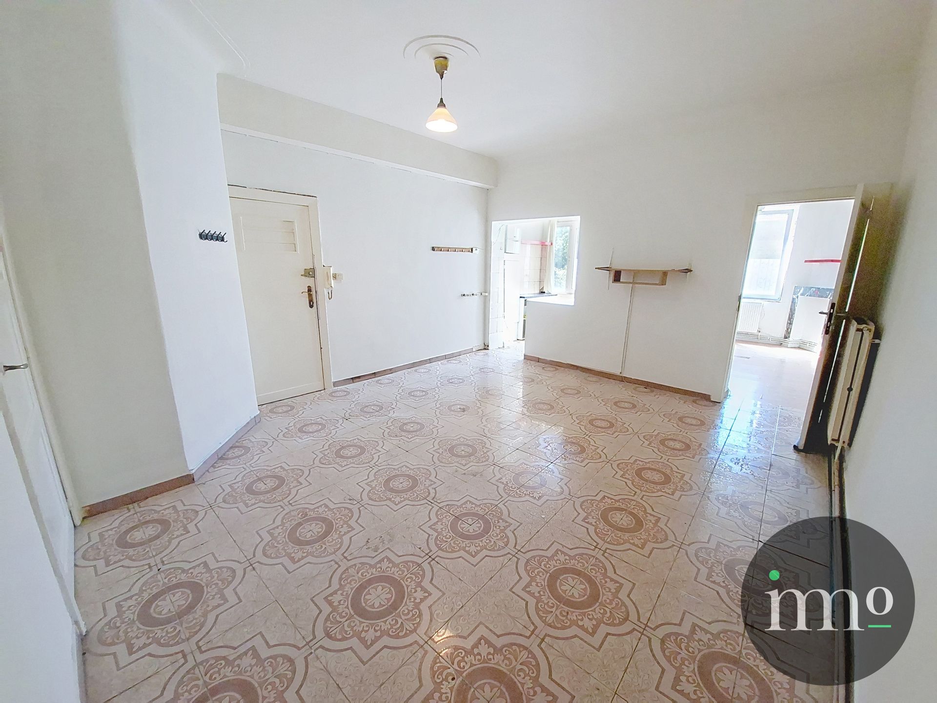 3 SLAAPKAMER APPARTEMENT MET TWEE KELDERS IN ANDERLECHT foto {{pictureIndex}}