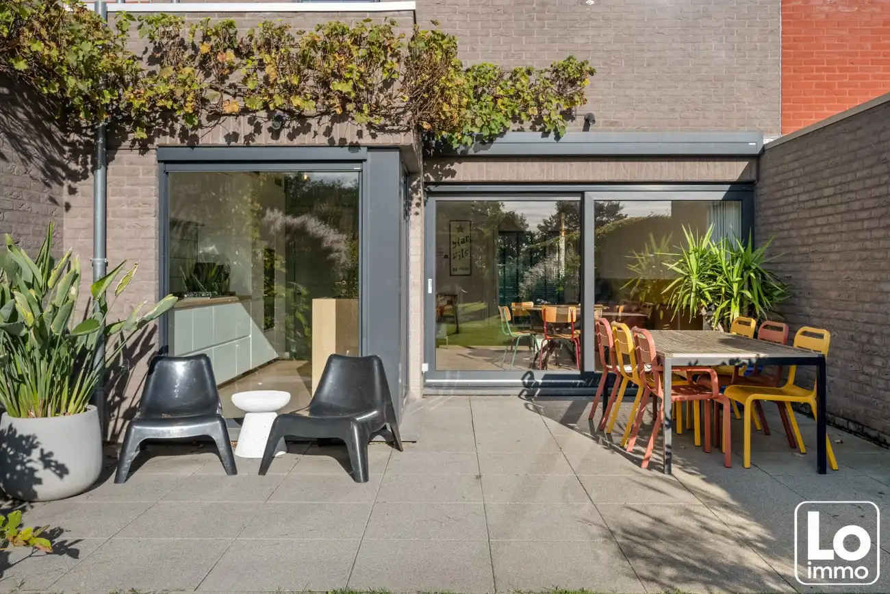 Recente gezinswoning met 3 slaapkamers en mooie zuidwest gerichte tuin foto 10