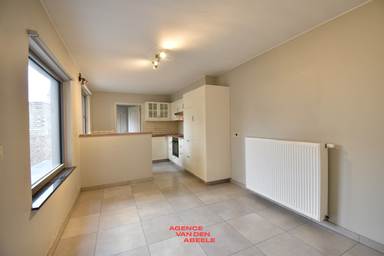 Volledig vernieuwde en zeer ruime woning te Sint-Kruis foto 3