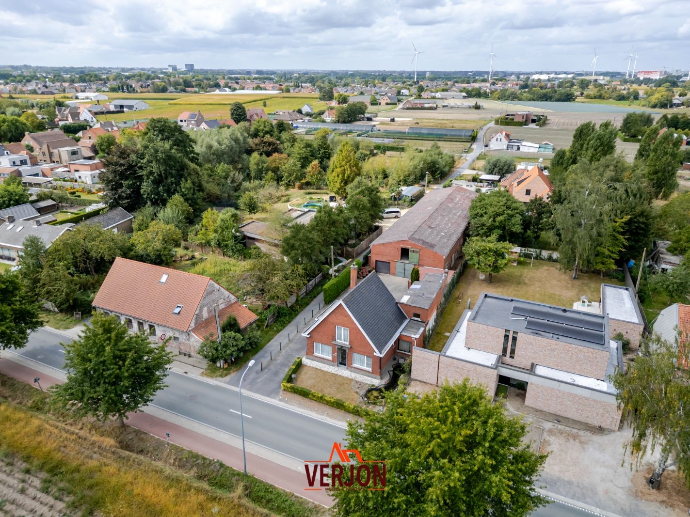 Alleenstaande woning met 440 m² opslagruimte in Kachtem! foto 3