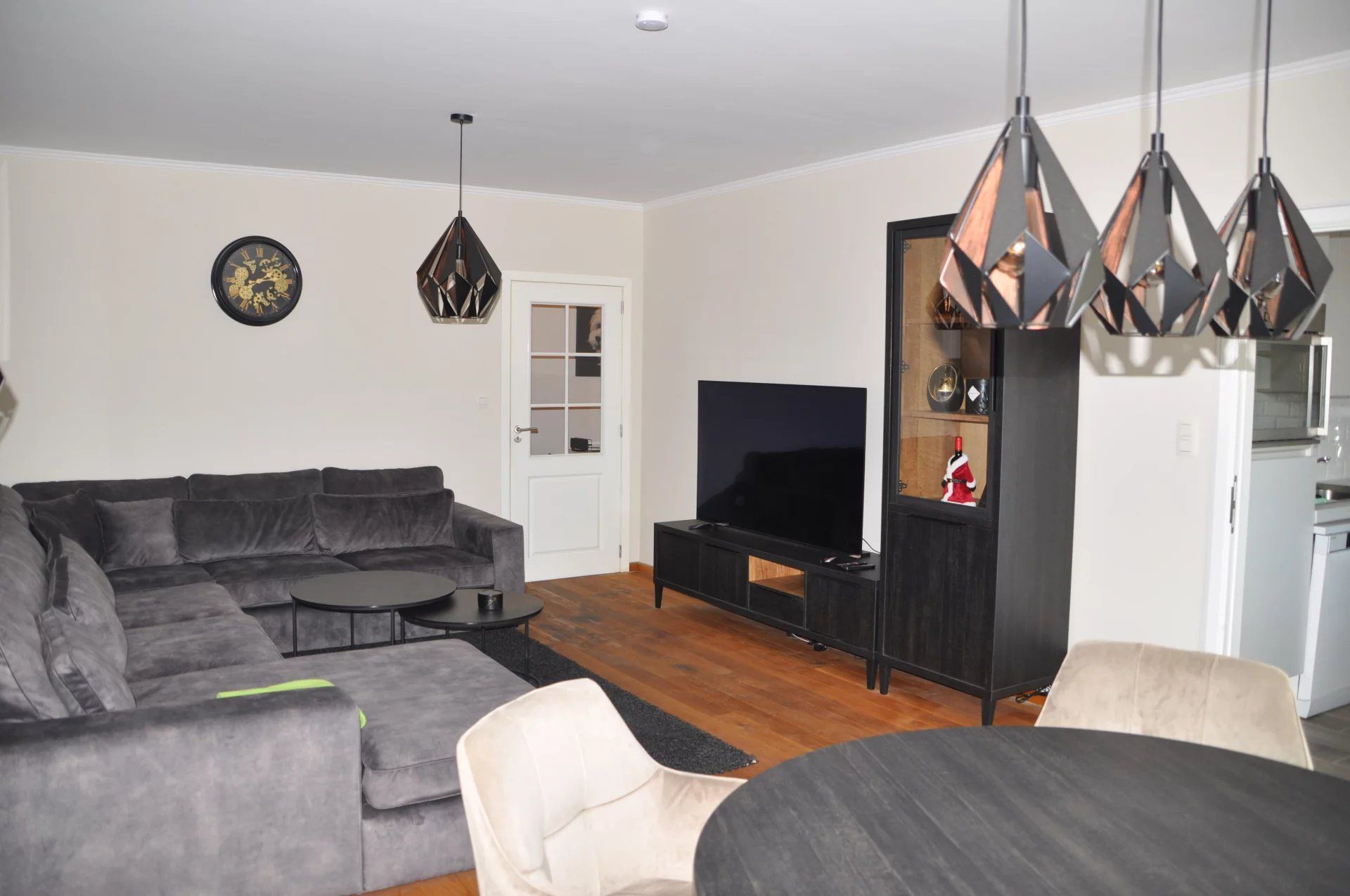 VERRASSEND APPARTEMENT MET 3 SLPK'S EN PARKEERPLAATS IN LANAKEN CENTRUM foto 8