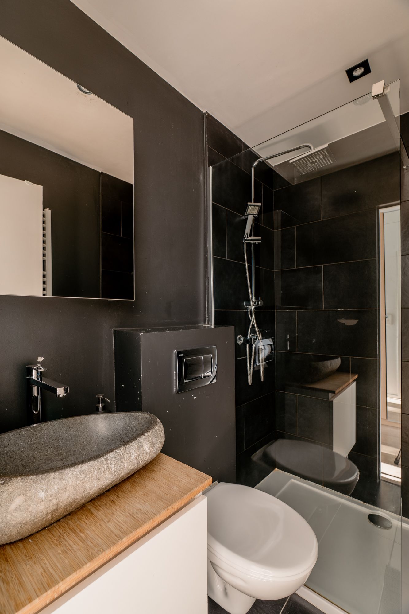 Appartement met terras en uitzicht op het eclectische Koninklijk Atheneum foto 10
