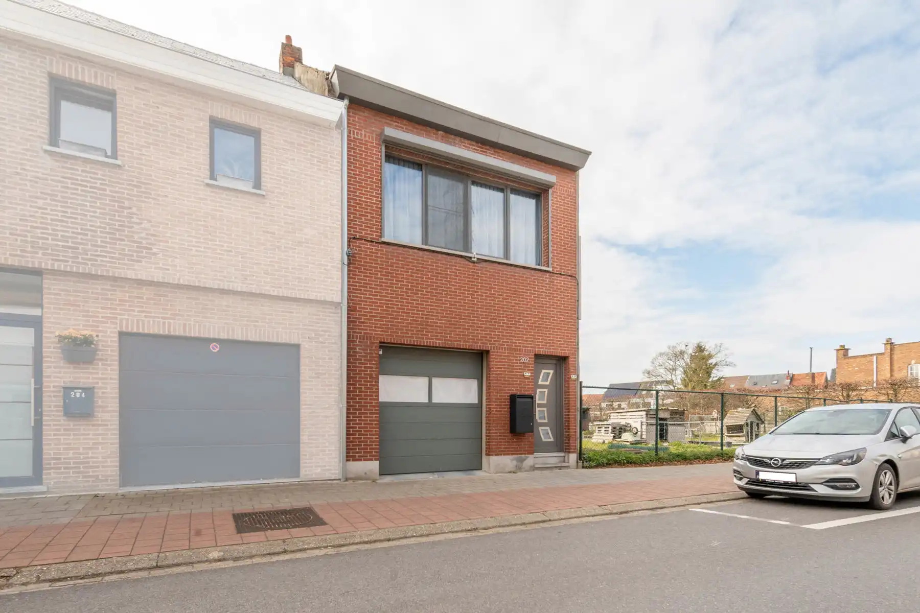 Eéngezinswoning met garage en tuin nabij het centrum foto 2
