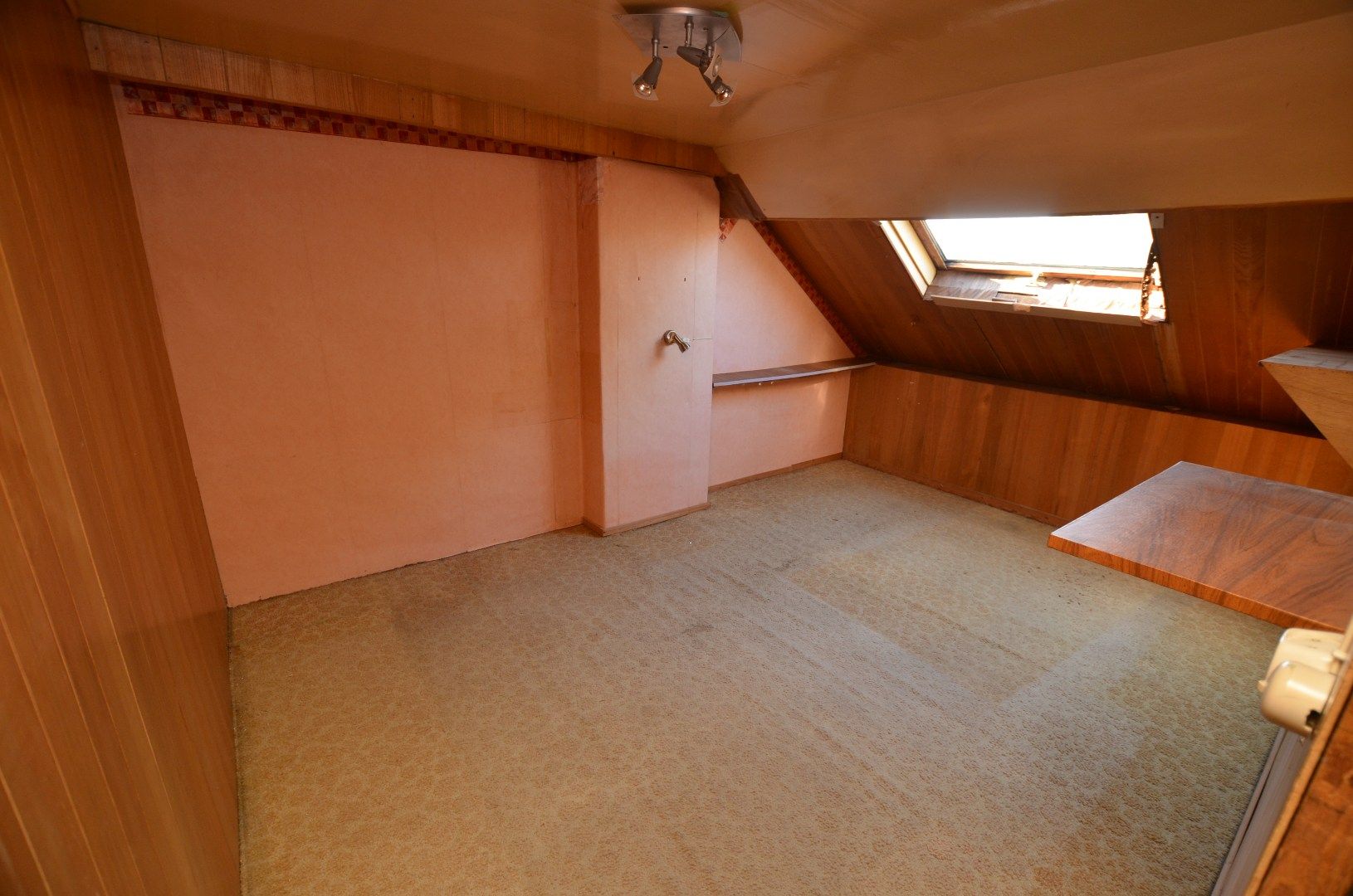Te renoveren woonhuis met tuin  foto 13