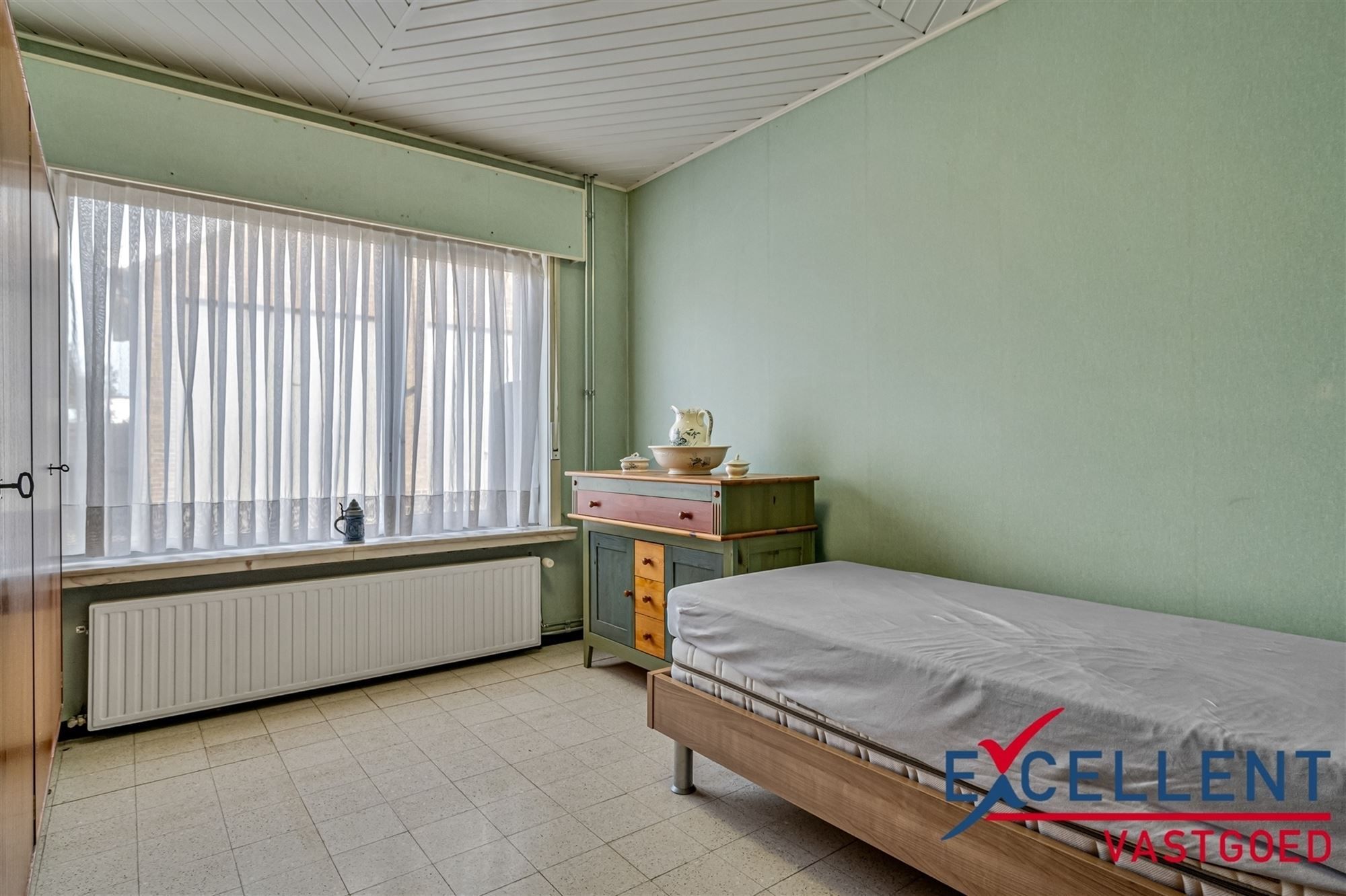 Vrijstaande woning met veel potentieel in Astene te koop foto 11
