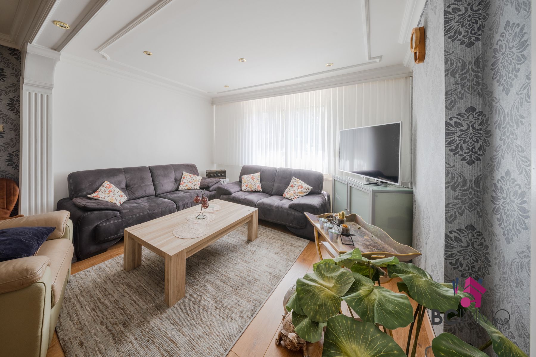 Instapklare halfopen woning met een mooie veranda in een rustige buurt foto 9