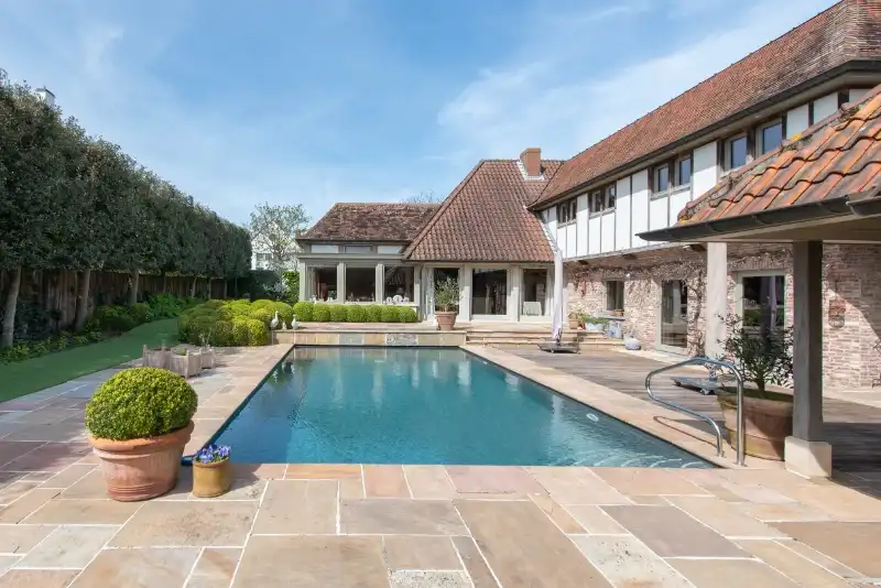 Exclusieve eigendom Luxevilla met B&B in het hart van de Simli-wijk te Nieuwpoort-Bad! foto {{pictureIndex}}