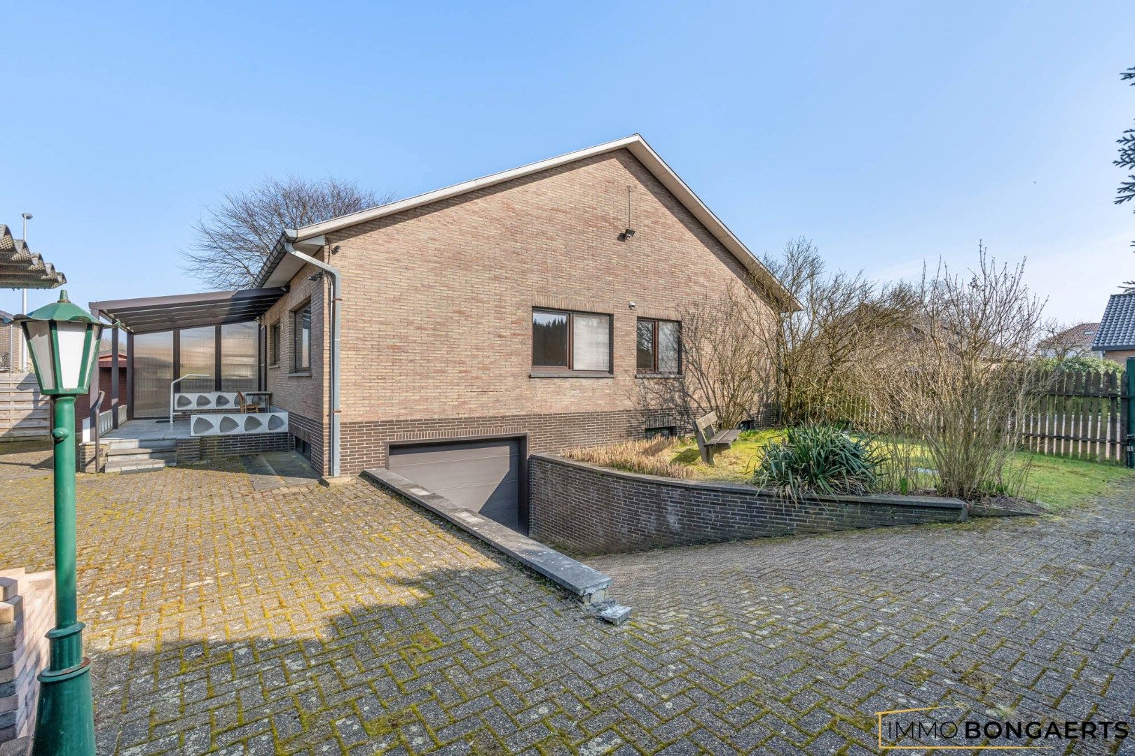 Ruime woning met drie slaapkamers foto 24