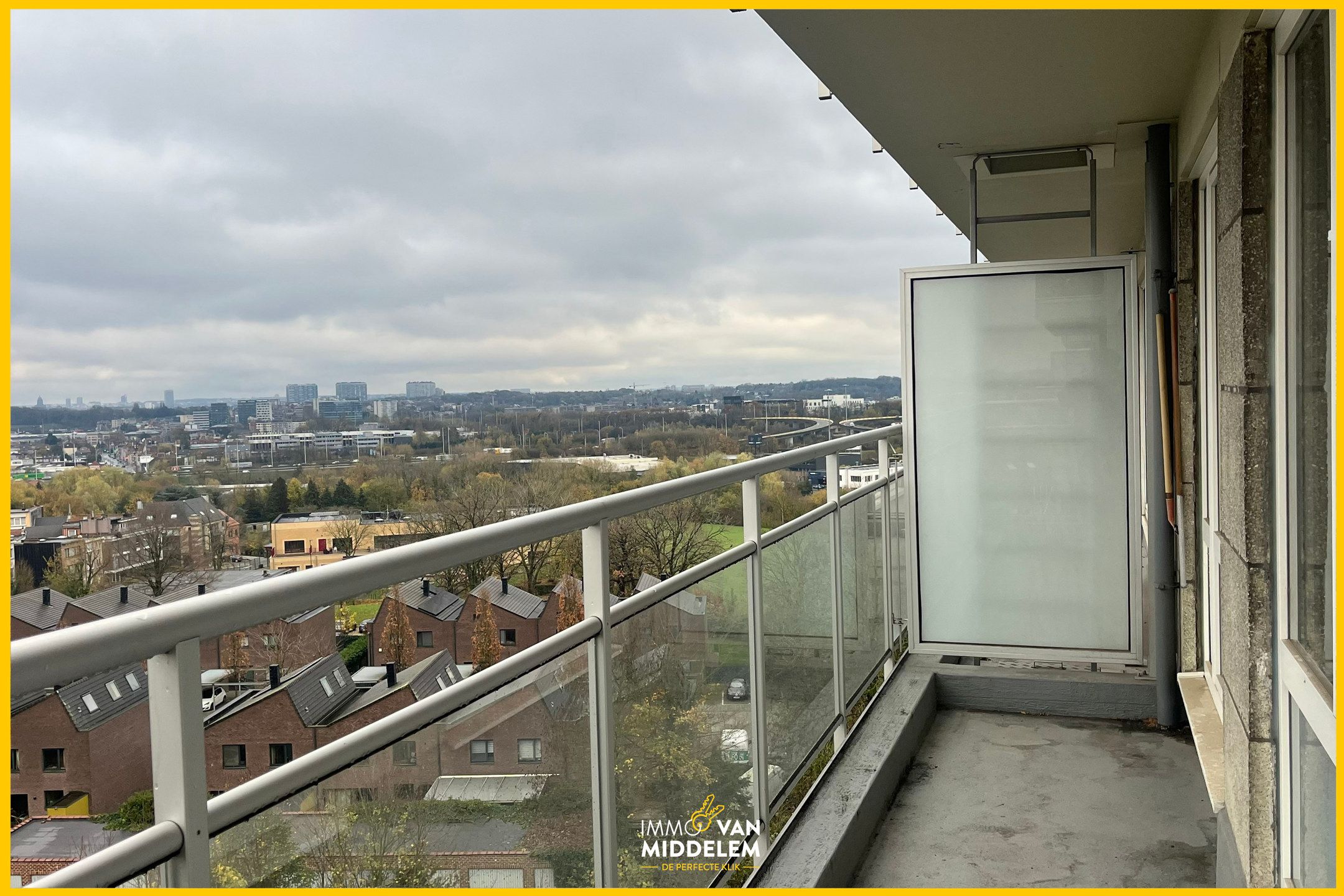 LICHTRIJK APPARTEMENT MET 2 KAMERS EN TERRAS foto 8