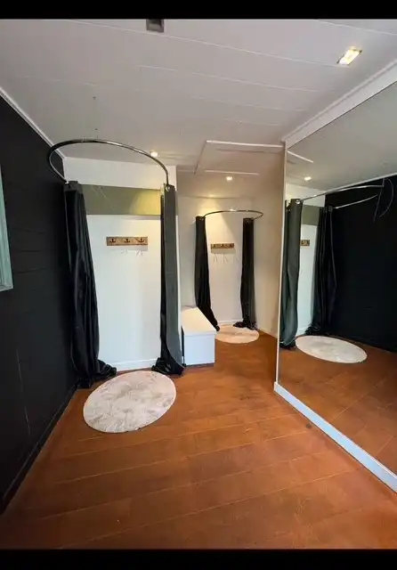 Dit prachtige handelspand bevindt zich op een toplocatie in Lokeren, in de Kerkstraat foto 8