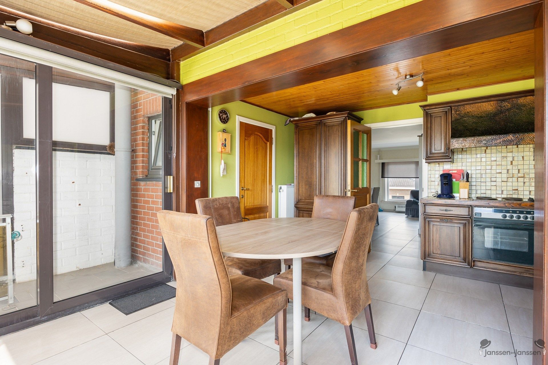Bel-etage met 3 slaapkamers en ruime tuin foto 9
