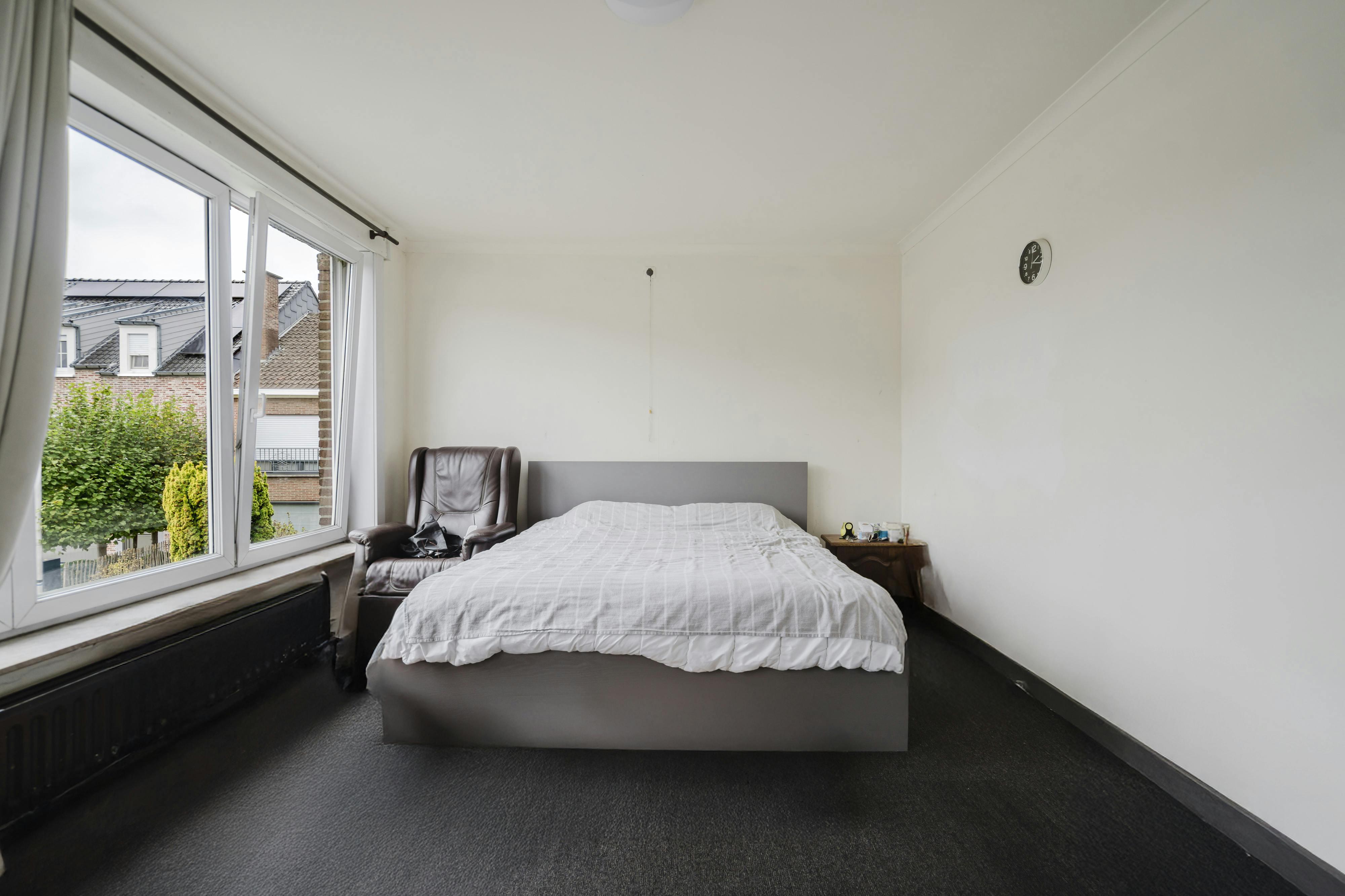 Ruime woning met 4 slaapkamers en tuin in Kortrijk!  foto 9