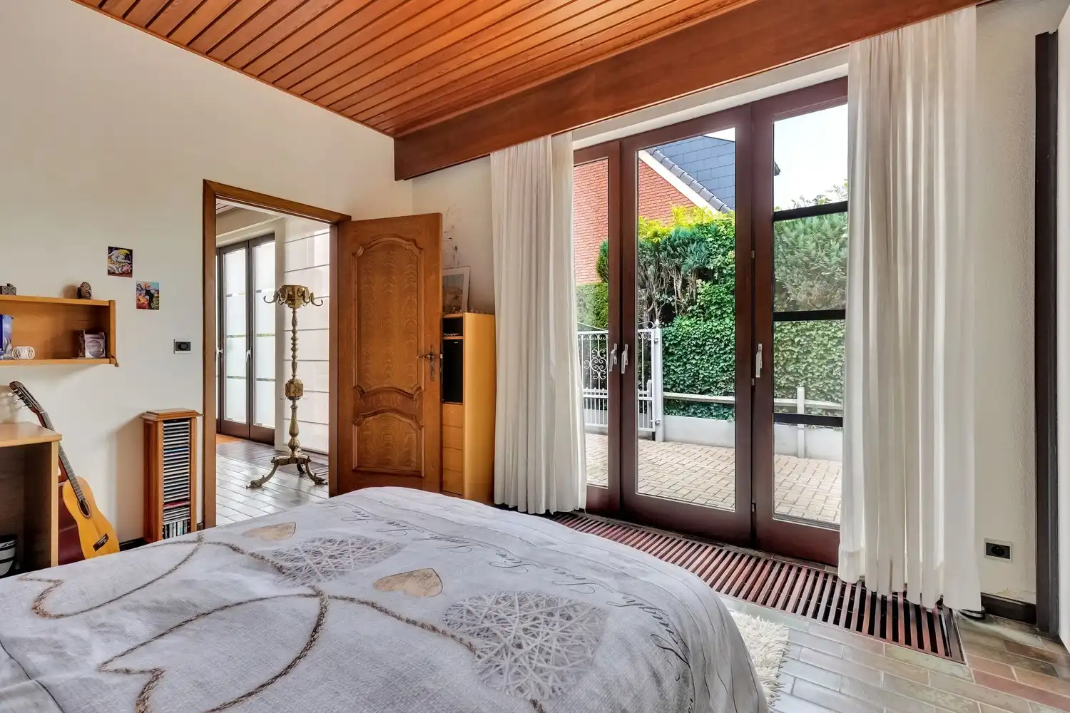 Karaktervol landhuis op 13a62ca, met polyvalente (bedrijfs)hal foto 28