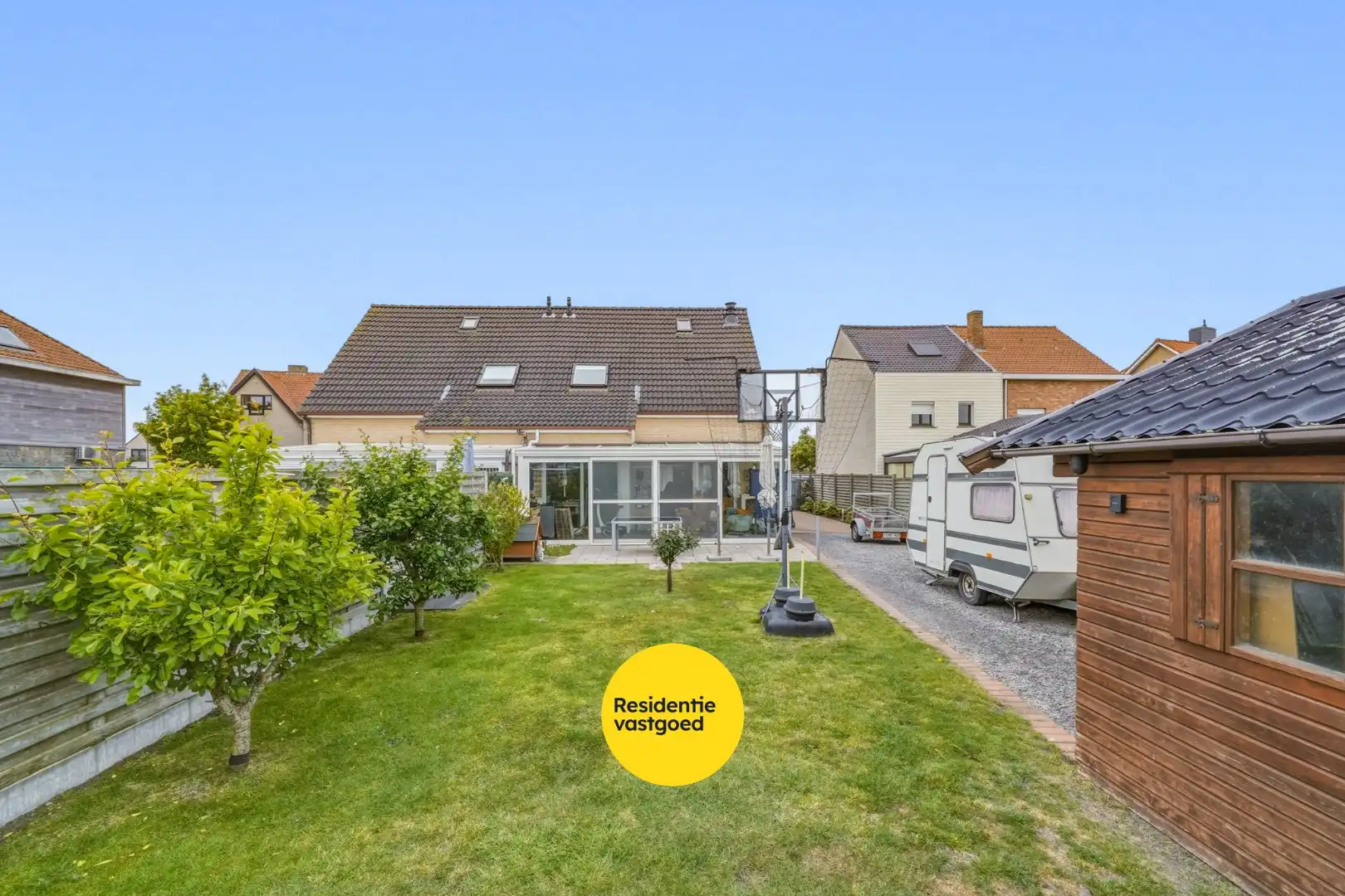 Instapklare halfopen bebouwing met 3 slaapkamers in Zandvoorde foto 3