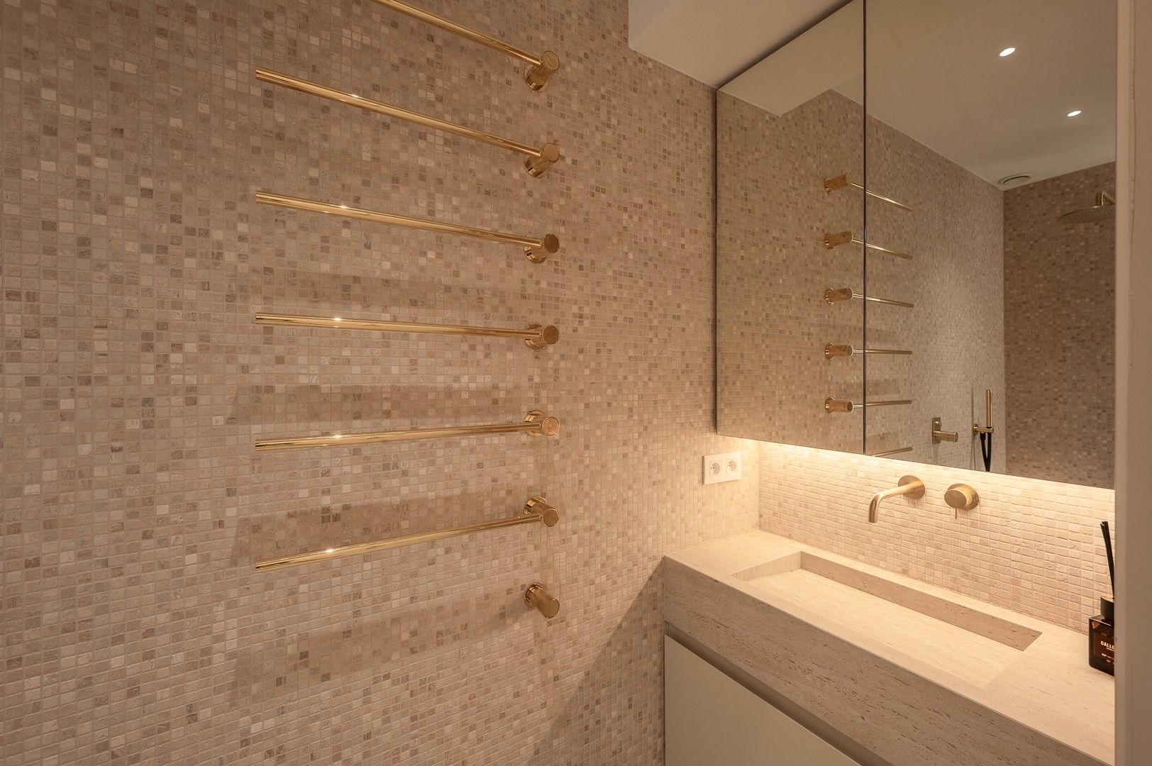Prachtig gerenoveerd appartement in hartje Zoute, nabij de winkels en de zeedijk. foto 17