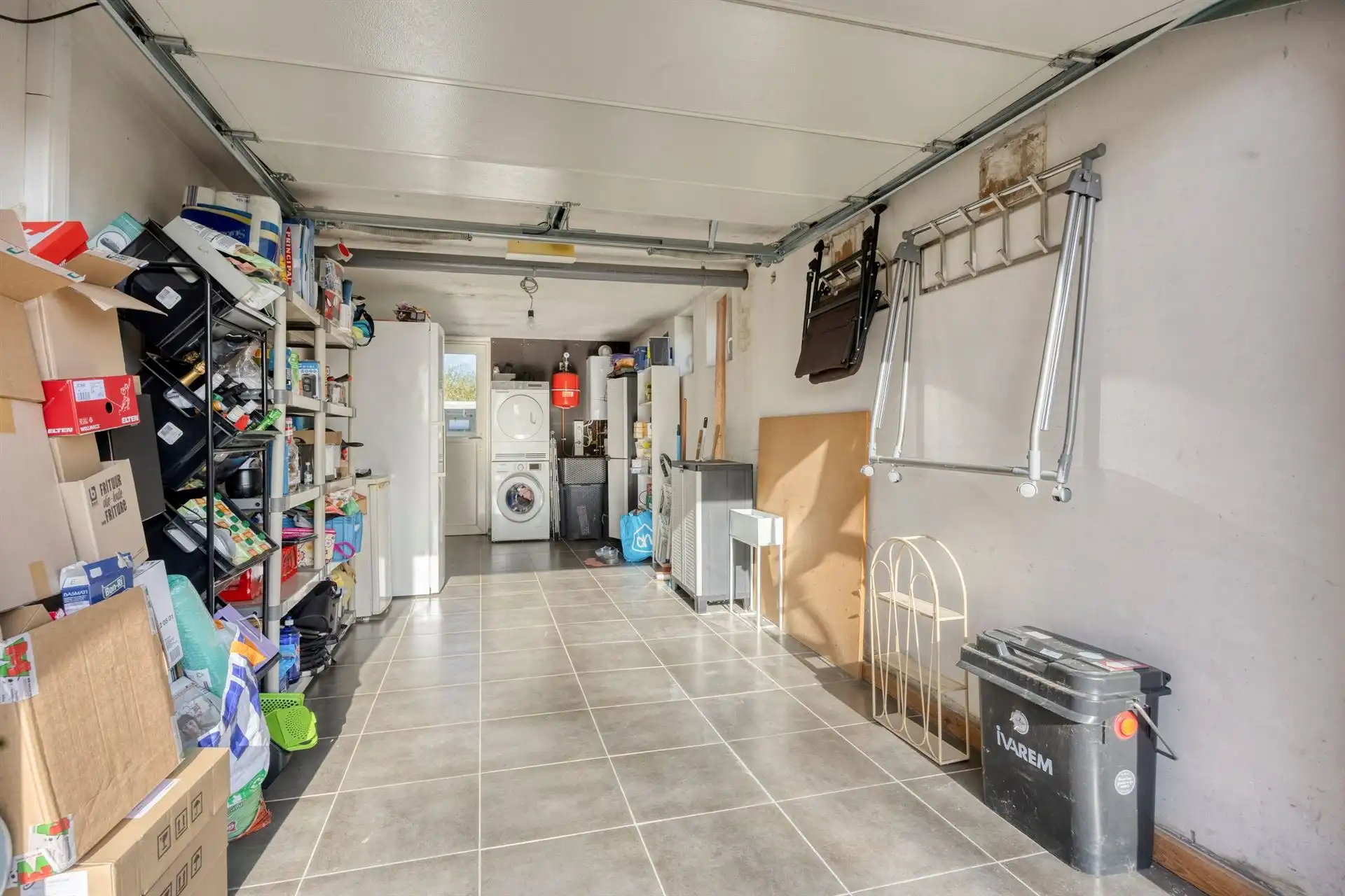 Instapklare woning met 2/3 slpk's in doodlopende straat! foto 18