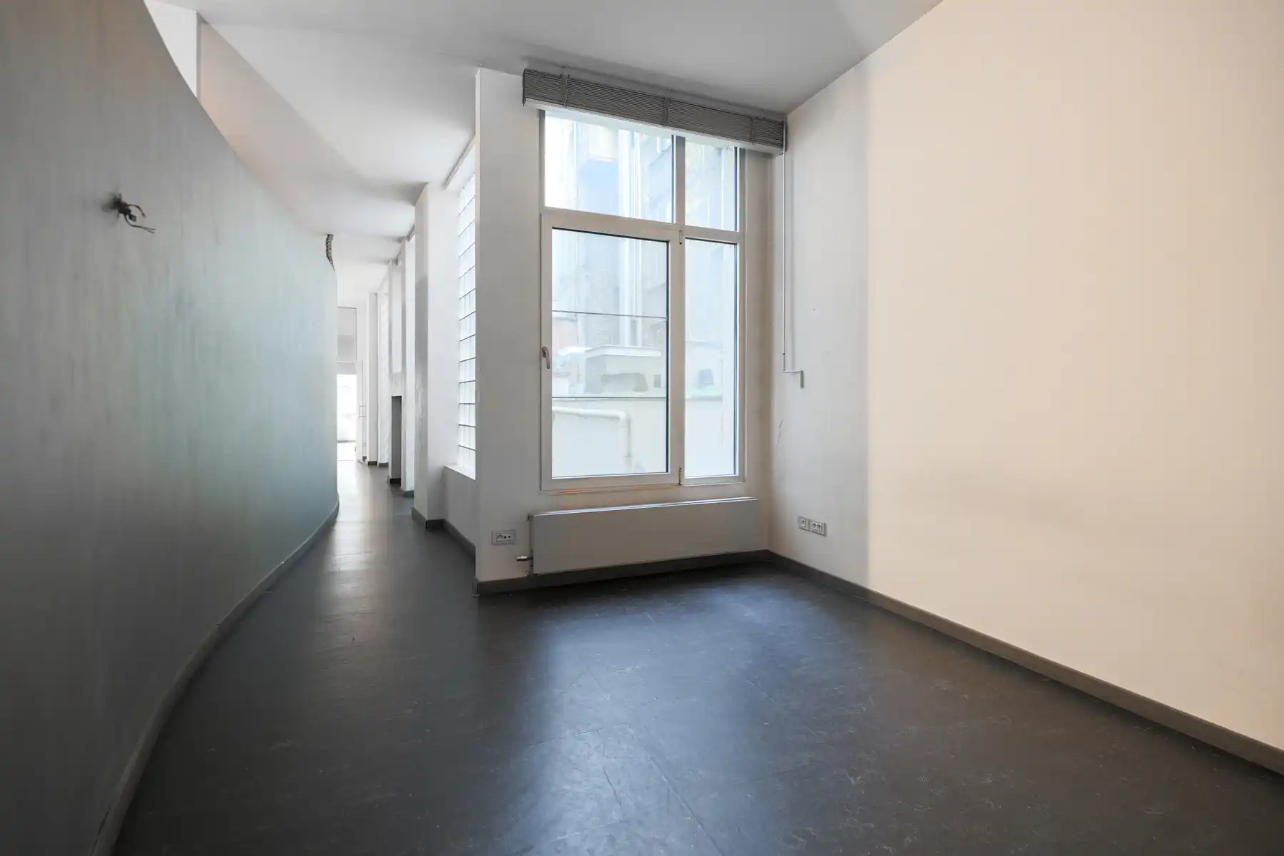 Uniek appartement met loftgevoel en terras foto 13