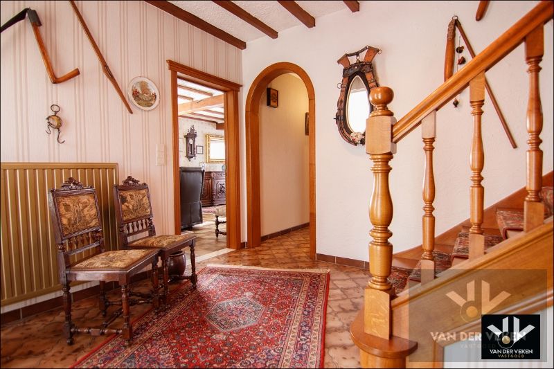 INSTAPKLAAR GEHEEL VAN MAAR LIEFST 370m² OP RUSTIGE LOCATIE foto 13