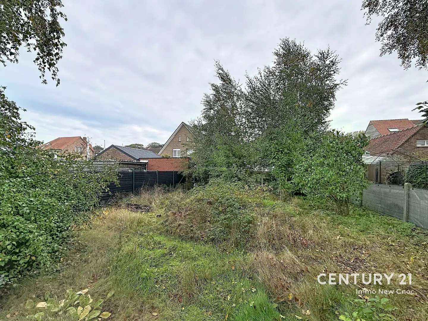 Karaktervolle halfopen woning met ruime bijgebouwen en grote tuin in Sint-Andries foto 23