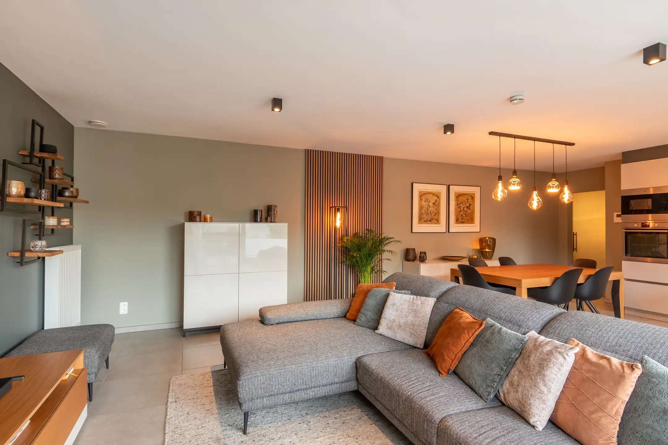 Prachtig GLVLappartement met tuin & 2 autostaanplaatsen foto 6