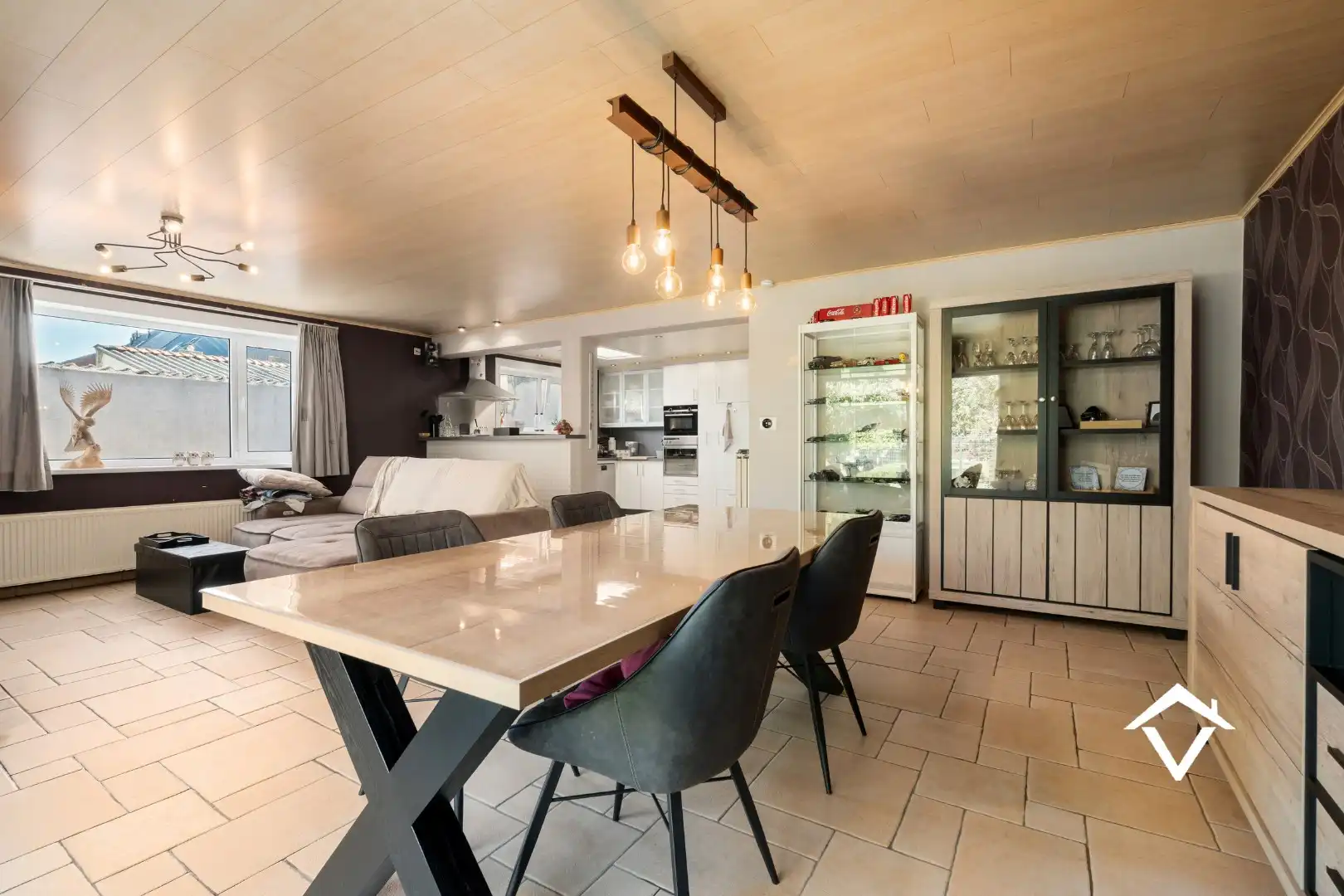 Zeer grote woning te koop in het centrum van Eernegem foto 5