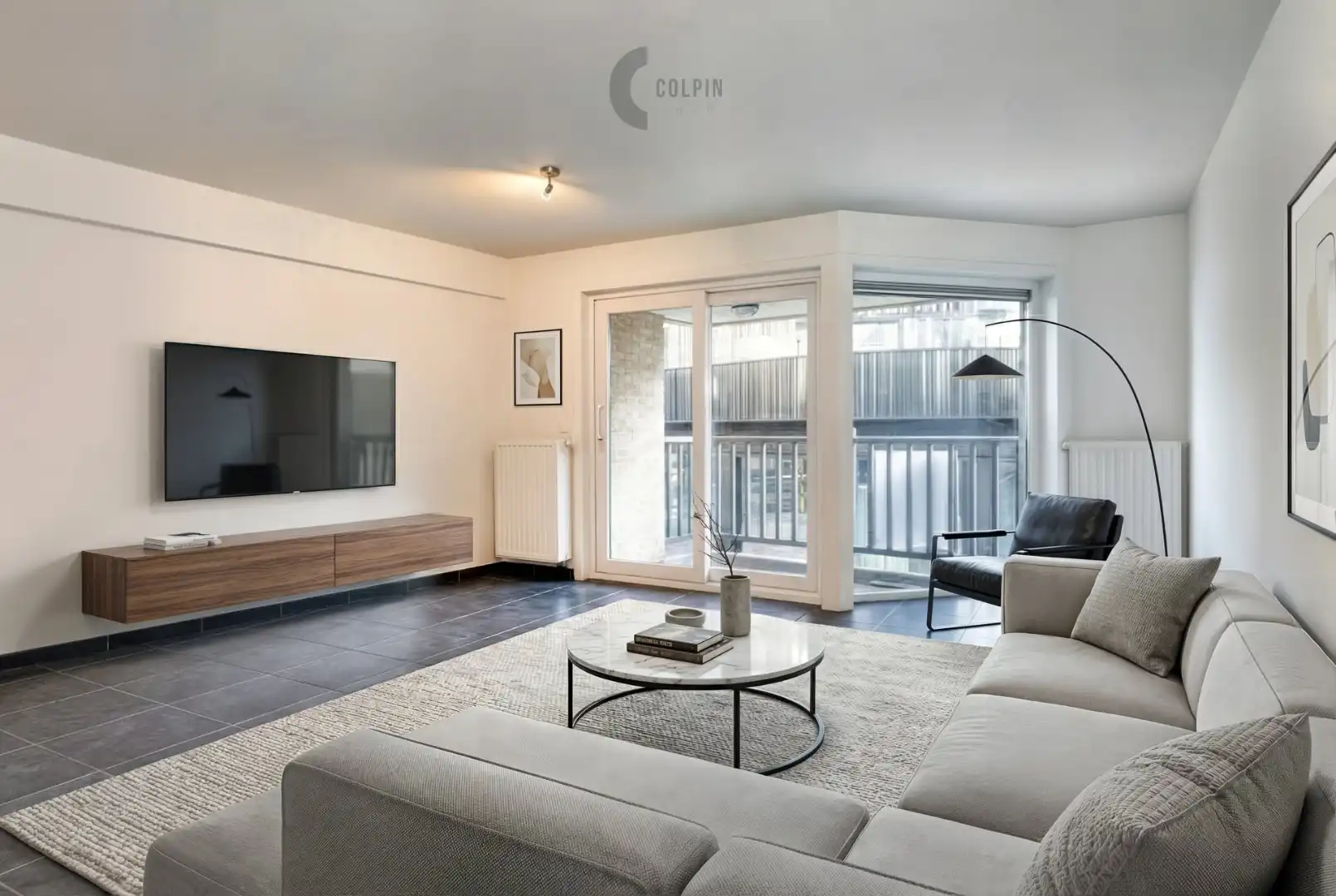 Instapklaar appartement vlakbij het Heldenplein met terrassen en zijdelings zeezicht. foto {{pictureIndex}}