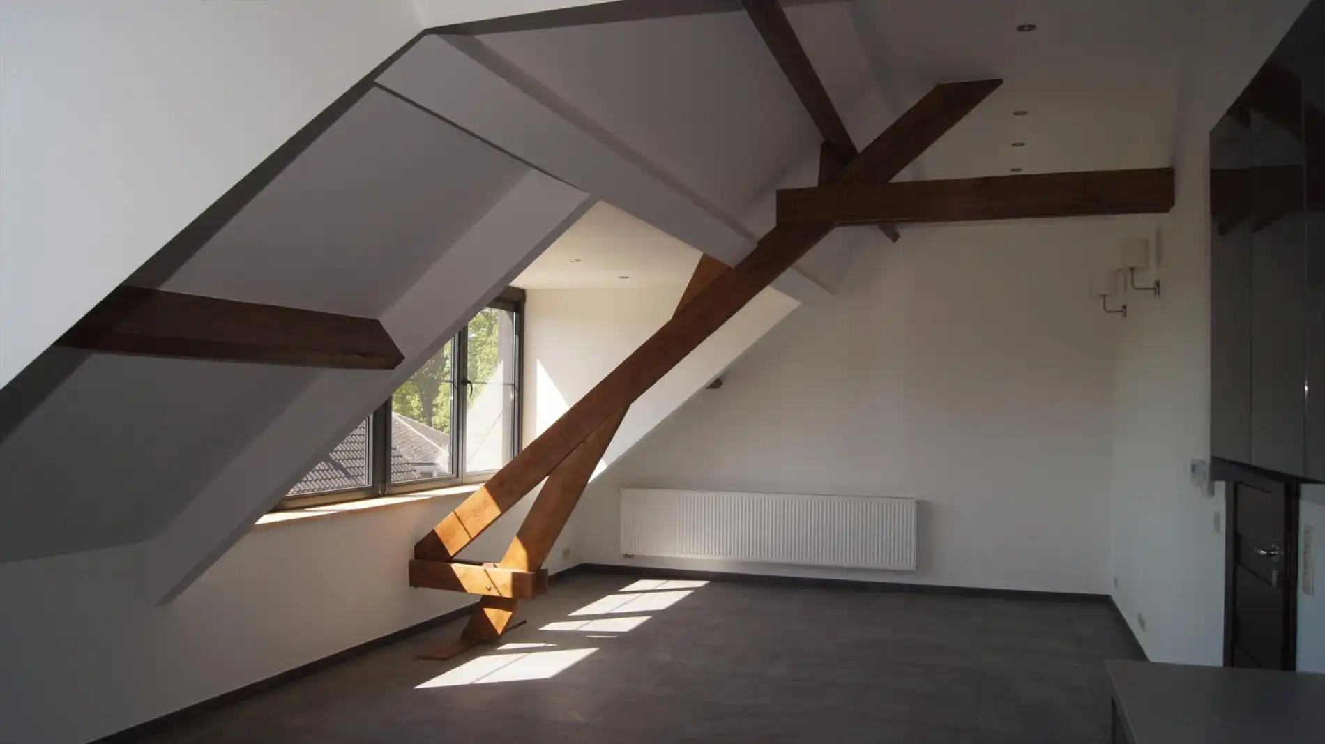 Prachtig dakapp. met 2 grote slpks pal in het centrum foto 5