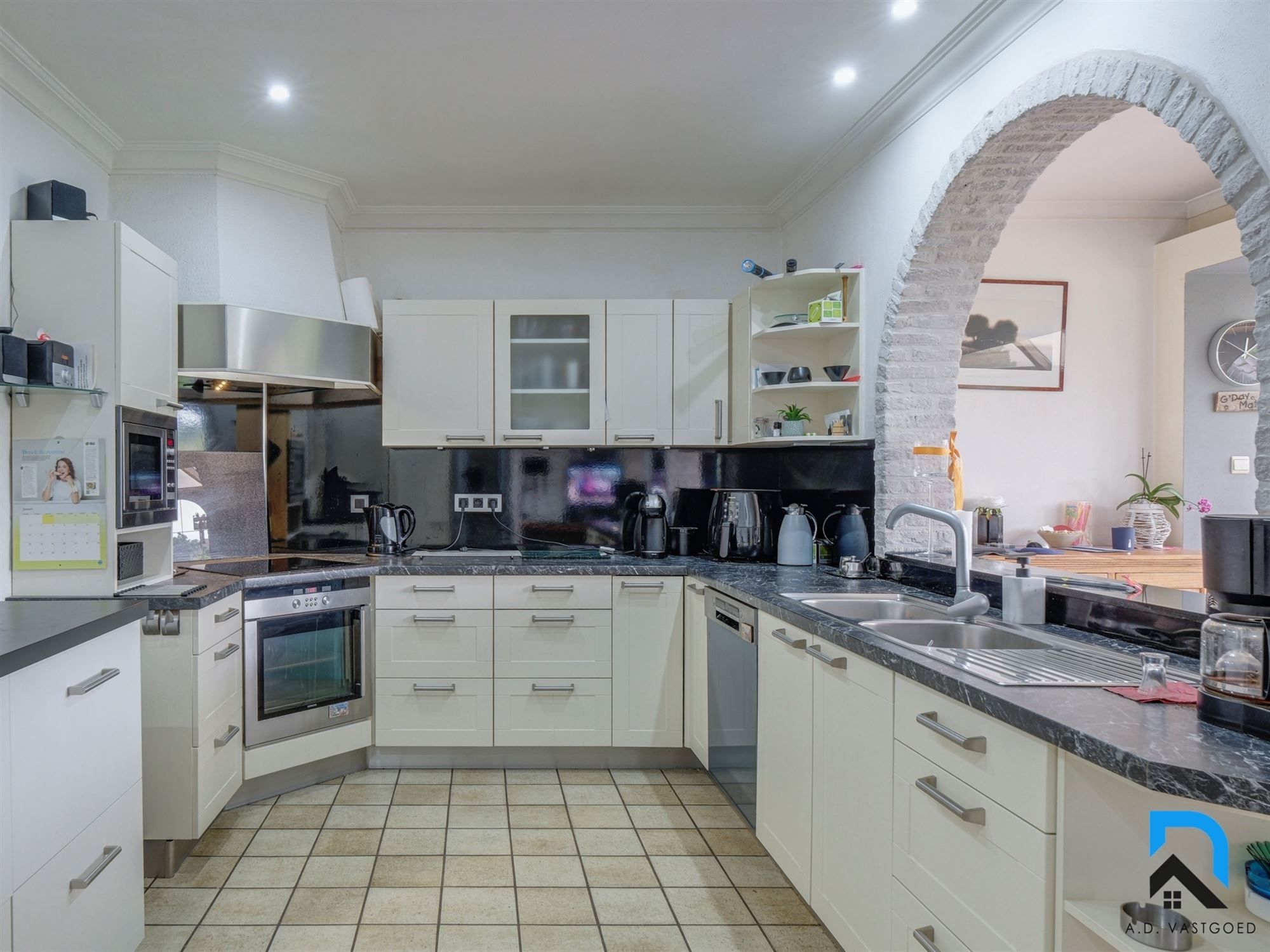 Ruime woning met 5 slaapkamers op toplocatie foto 15