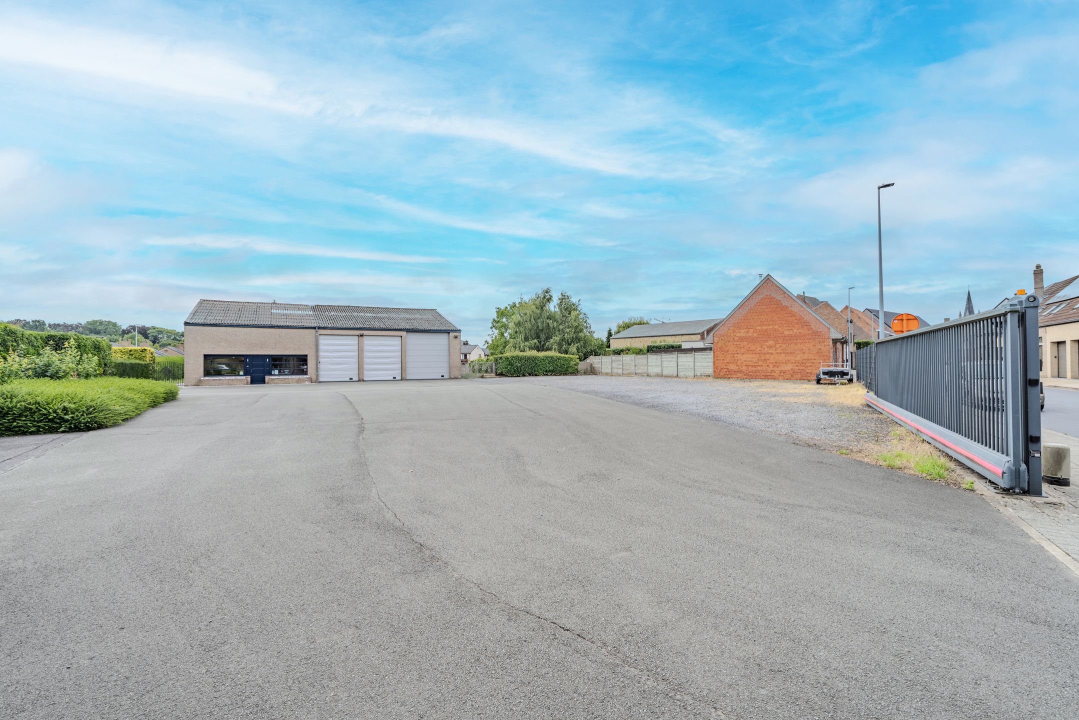 LOODS, BUREAU, WONING, OUDE HOEVE & BOUWGROND! foto 4