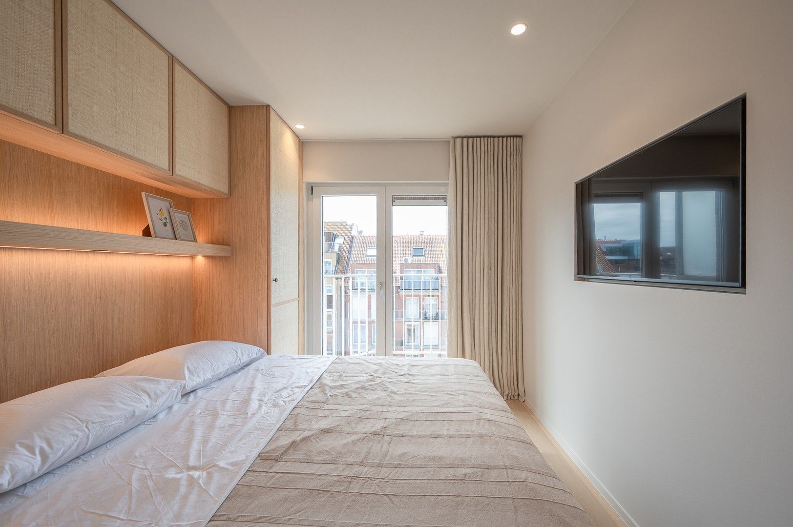 Instapklaar, volledig gerenoveerd 3 slaapkamer appartement gelegen in het centrum van Knokke. foto 11