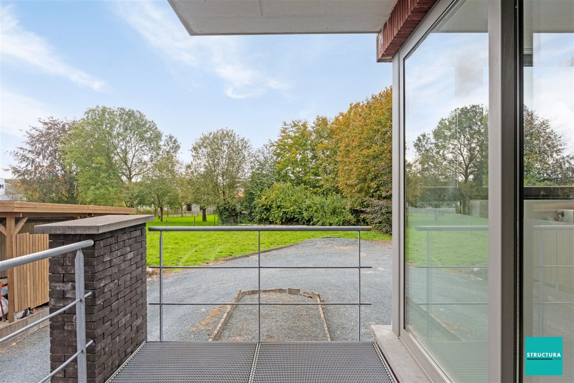 Loft woning met 4 slaapkamers, grote garage en tuin foto 5