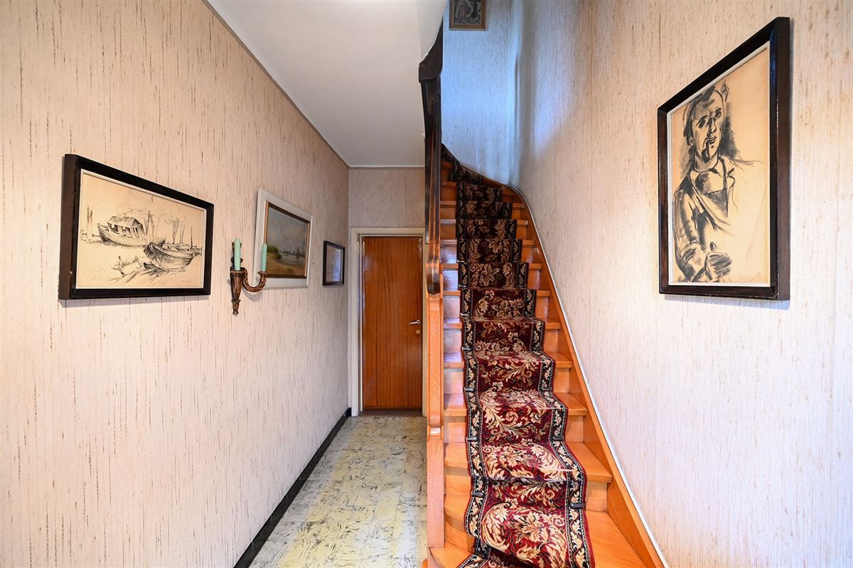 Te renoveren halfopen woning met potentieel foto 18