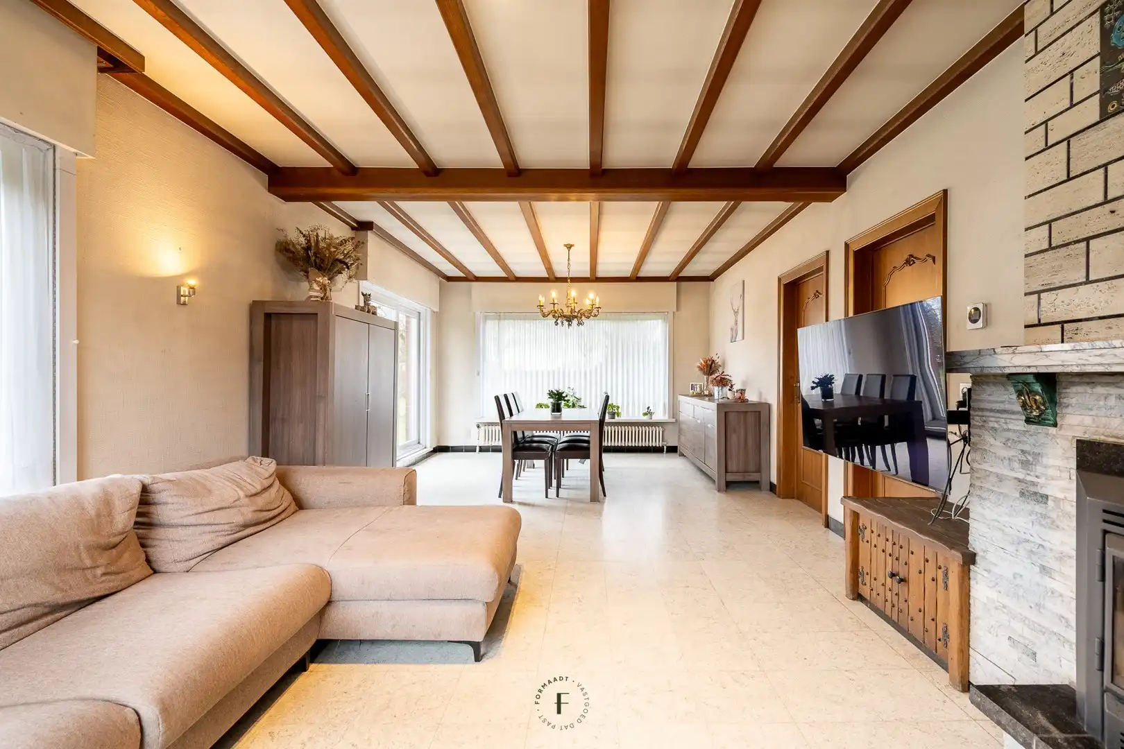 Woning met vernieuwde loods op visibele locatie in Hooglede foto 5