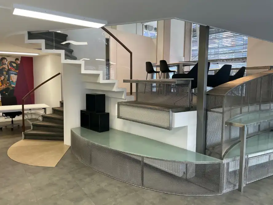 Instapklaar en polyvalent handelspand/kantoor te huur op TOPLOCATIE foto 21