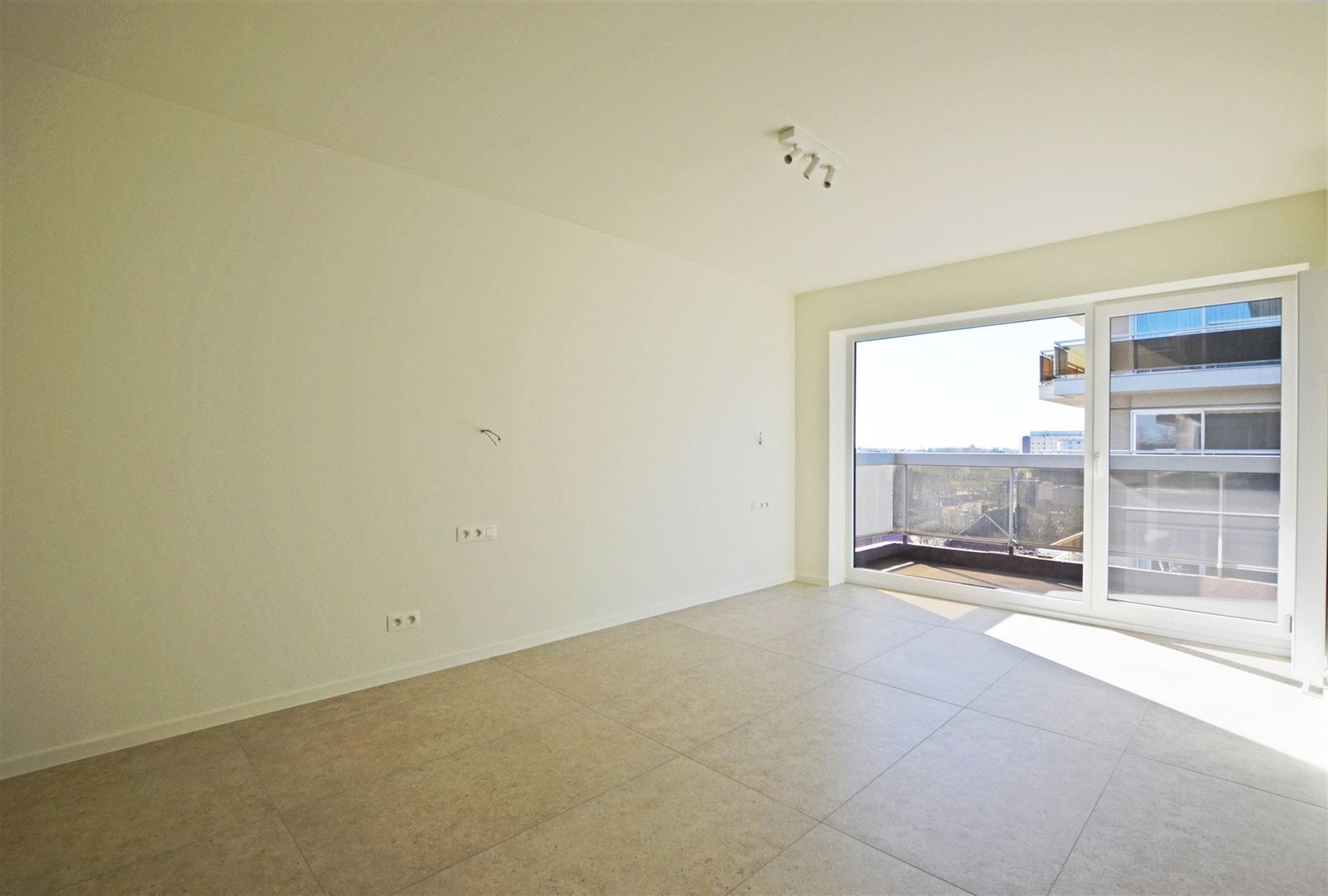 Smaakvol gerenoveerd appartement op het Katarinaplein foto 14
