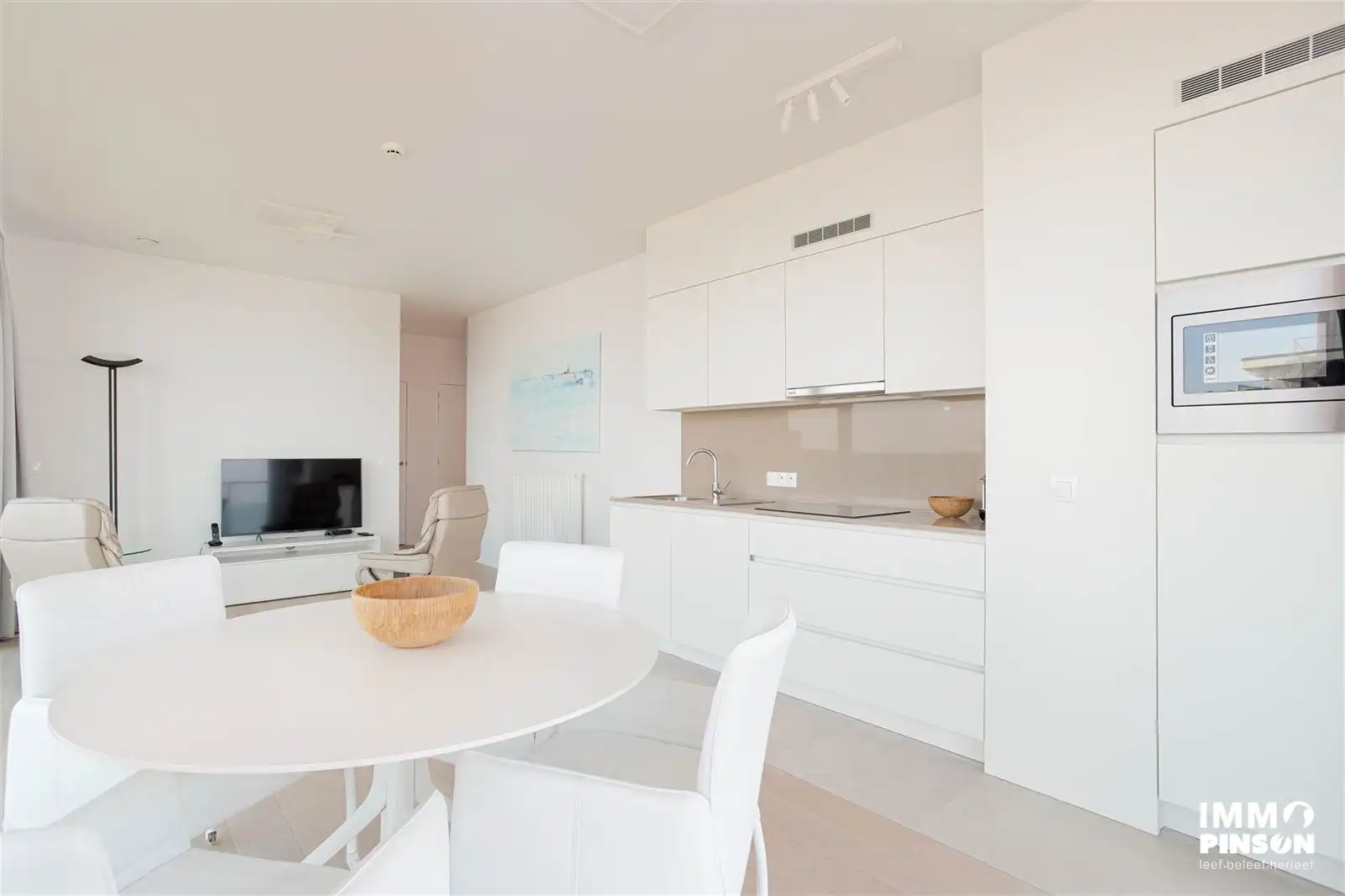 Lichtrijke assistentieflat met wijds zicht op zee, strand en duinen foto 5