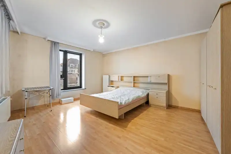 Roeselare : Instapklare  duplex appartement met 1 slaapkamer (kan opgesplitst worden )  woonopp. 103 m² met ruim terras nabij centrum + zolder foto 6