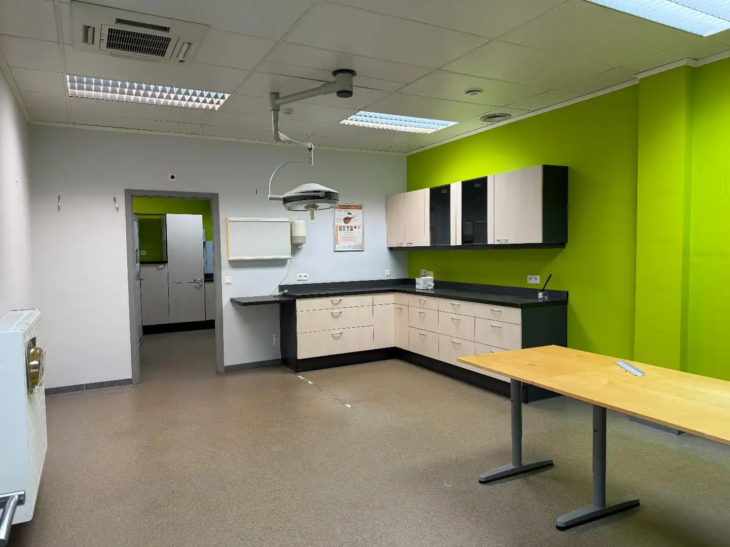 Gunstig gelegen handelsruimte te Sint-Job foto 4