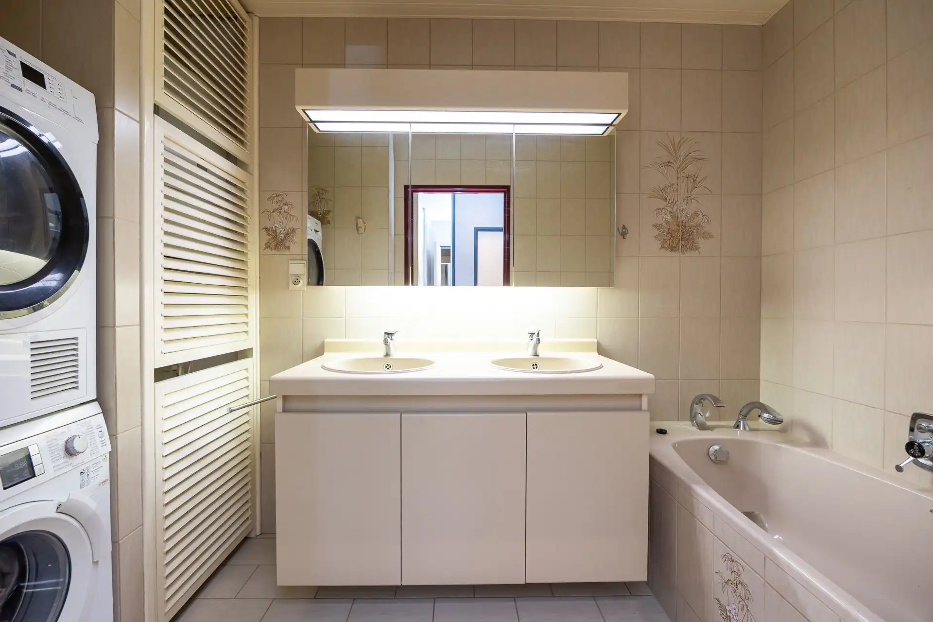 Lichtrijk appartement met drie slaapkamers en terras foto 13