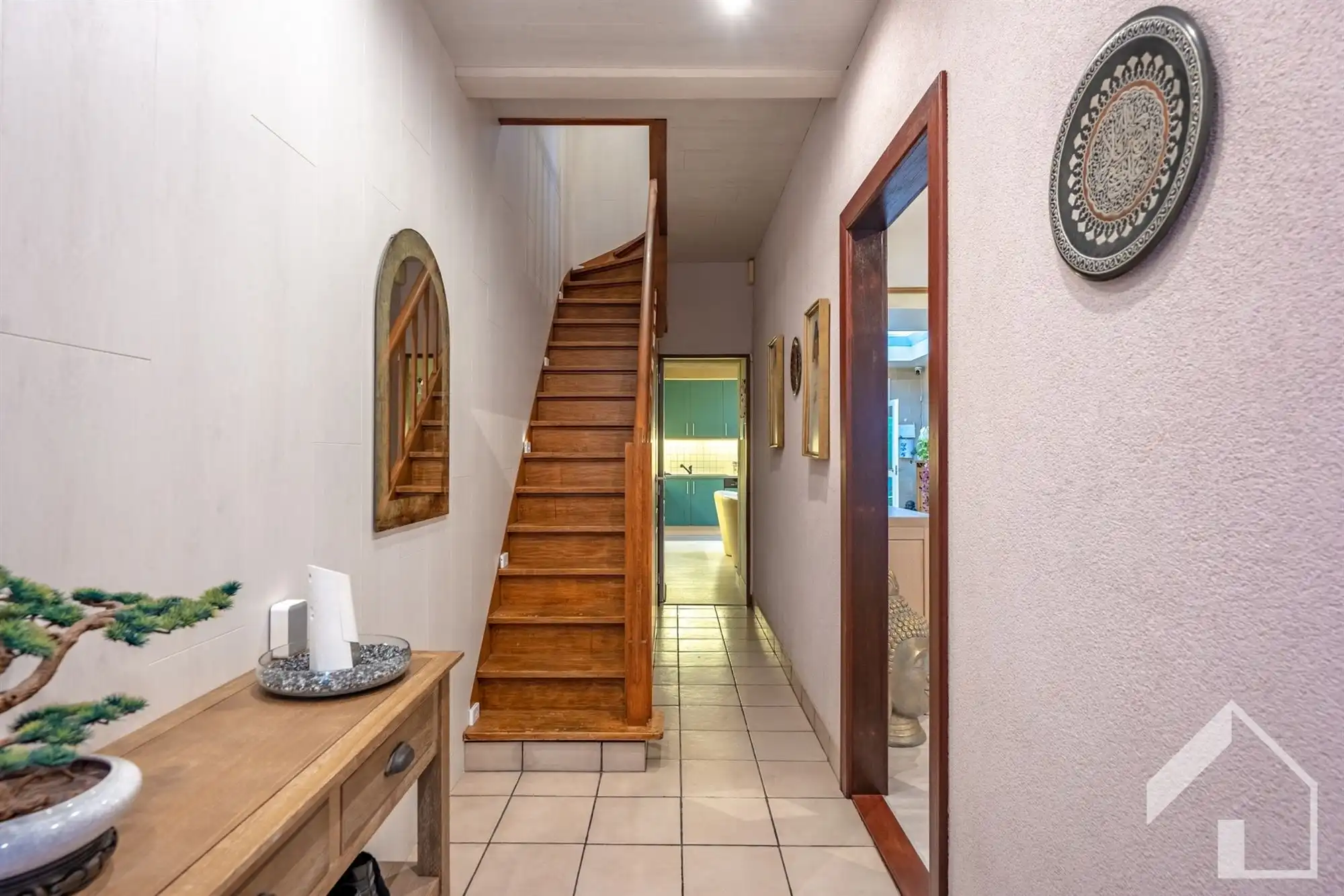 Ruime woning met 3 à 4 slaapkamers foto 2