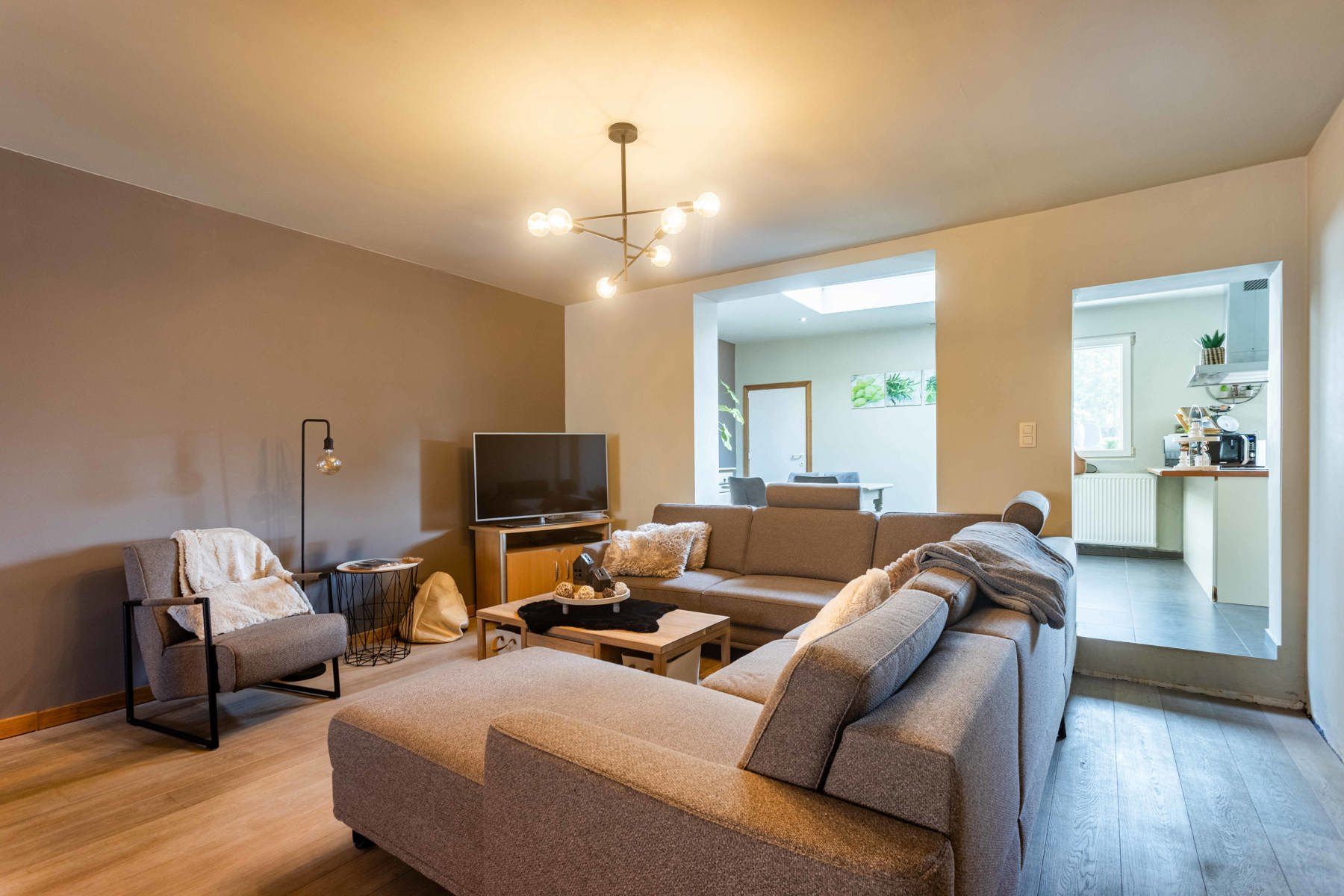 HOB MET 3 SLP, BUREAU, TUIN EN GARAGE foto 3