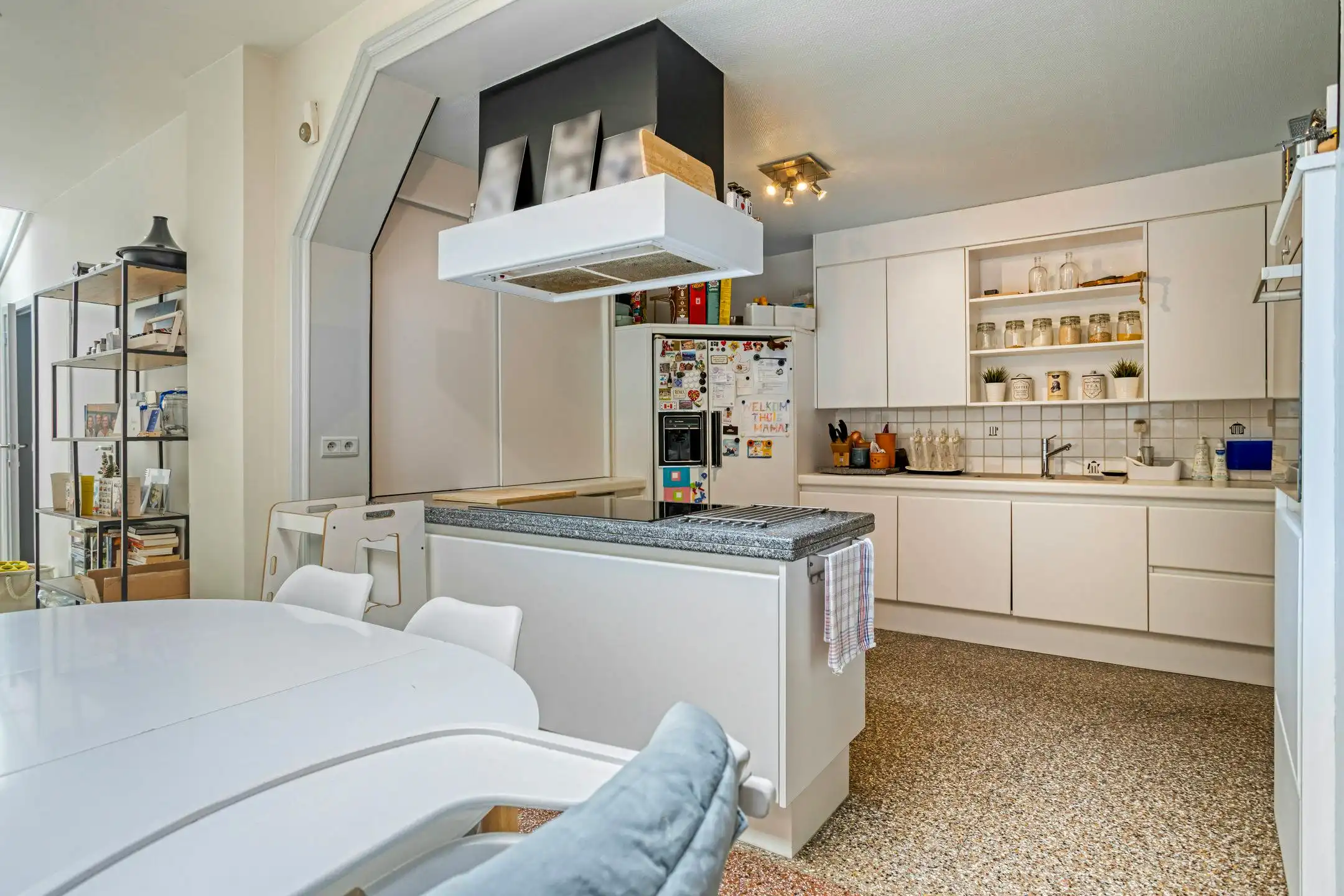 Instapklaar huis in het centrum van Waregem met 5 kamers foto 6