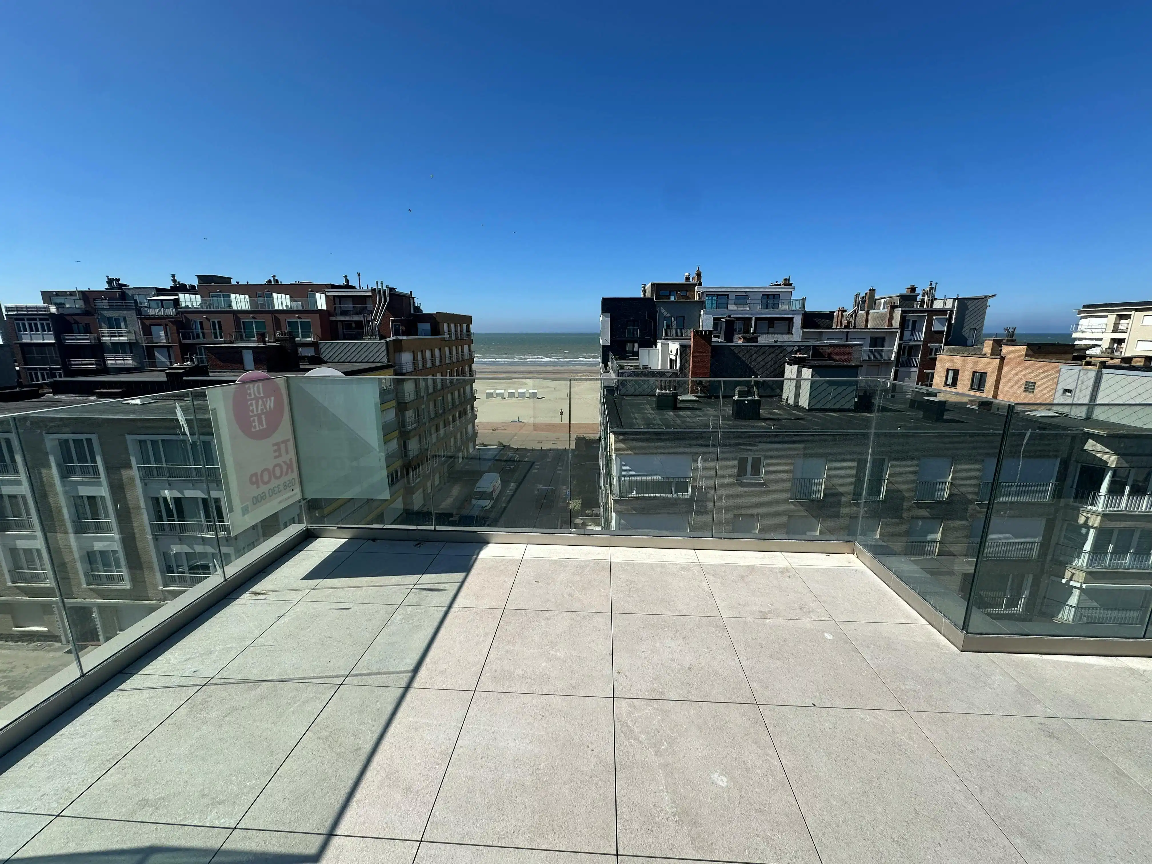 Exclusieve penthouse met 3 slaapkamers en frontaal zeezicht! foto 3
